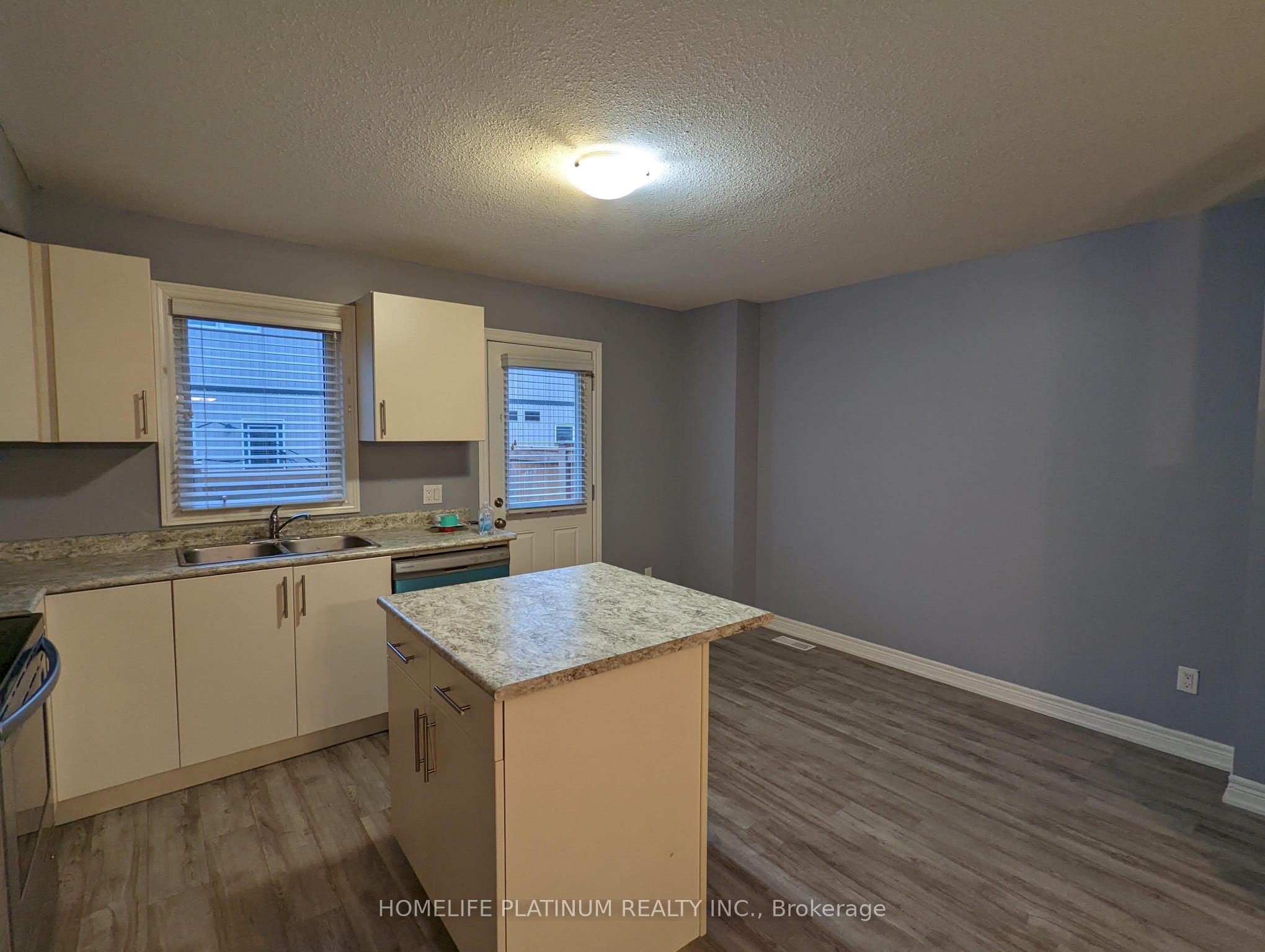 7768 Ascot Circle 43 Property Photo 14