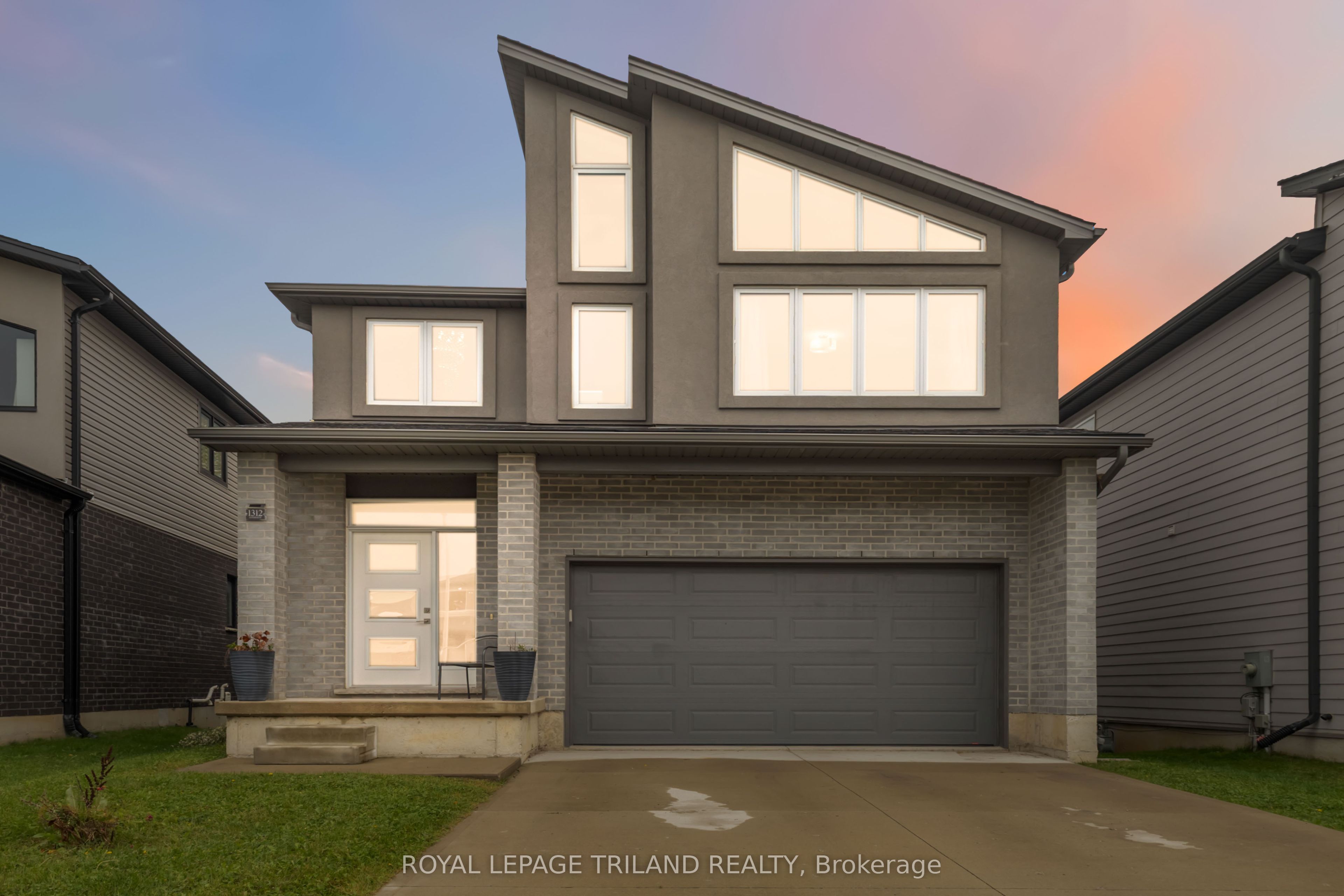 1312 Sandbar Street Property Photo 1