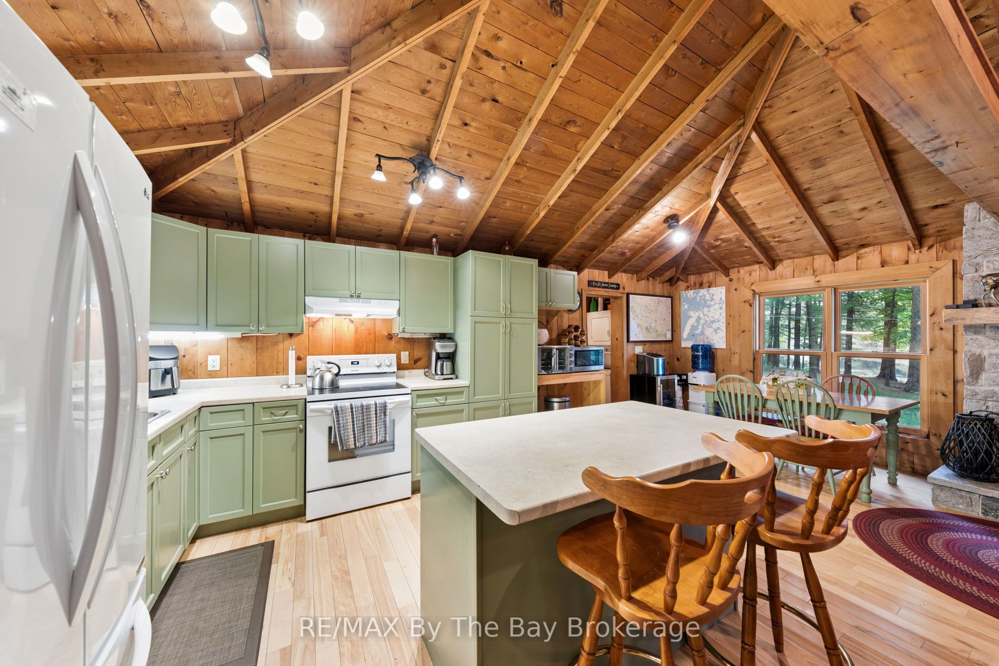 10158 Georgian Bay Shore Property Photo 18