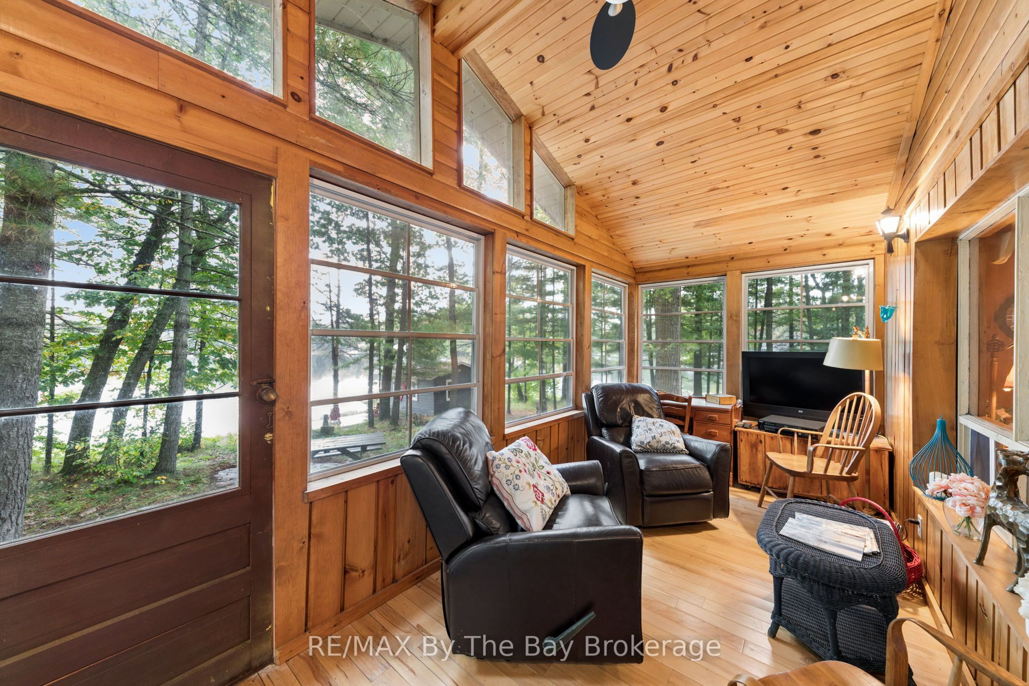 10158 Georgian Bay Shore Property Photo 32