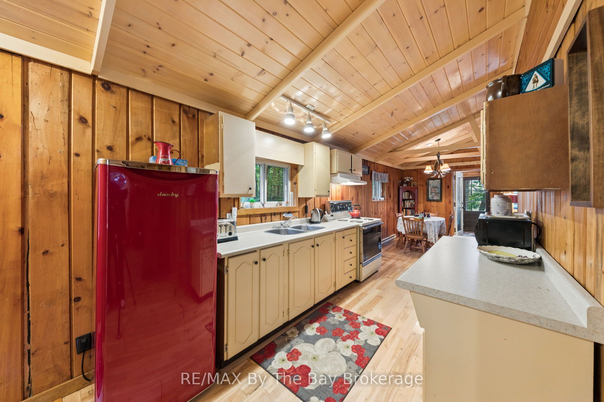 10158 Georgian Bay Shore Property Photo 37