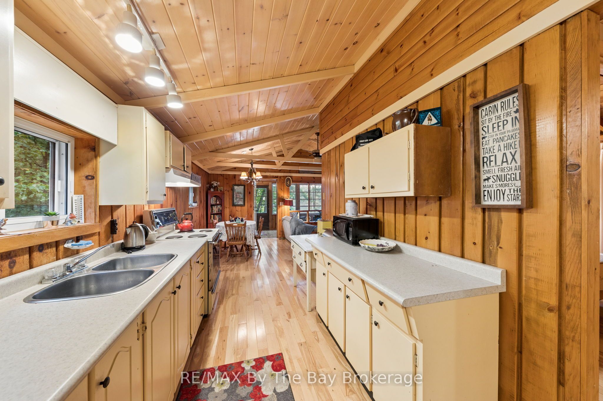 10158 Georgian Bay Shore Property Photo 38