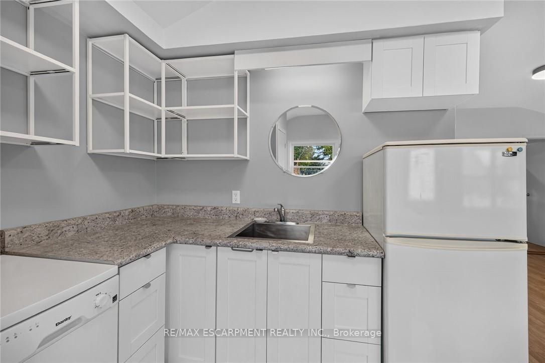 5 Willoway Lane Property Photo 9