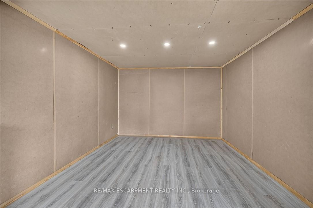 5 Willoway Lane Property Photo 22