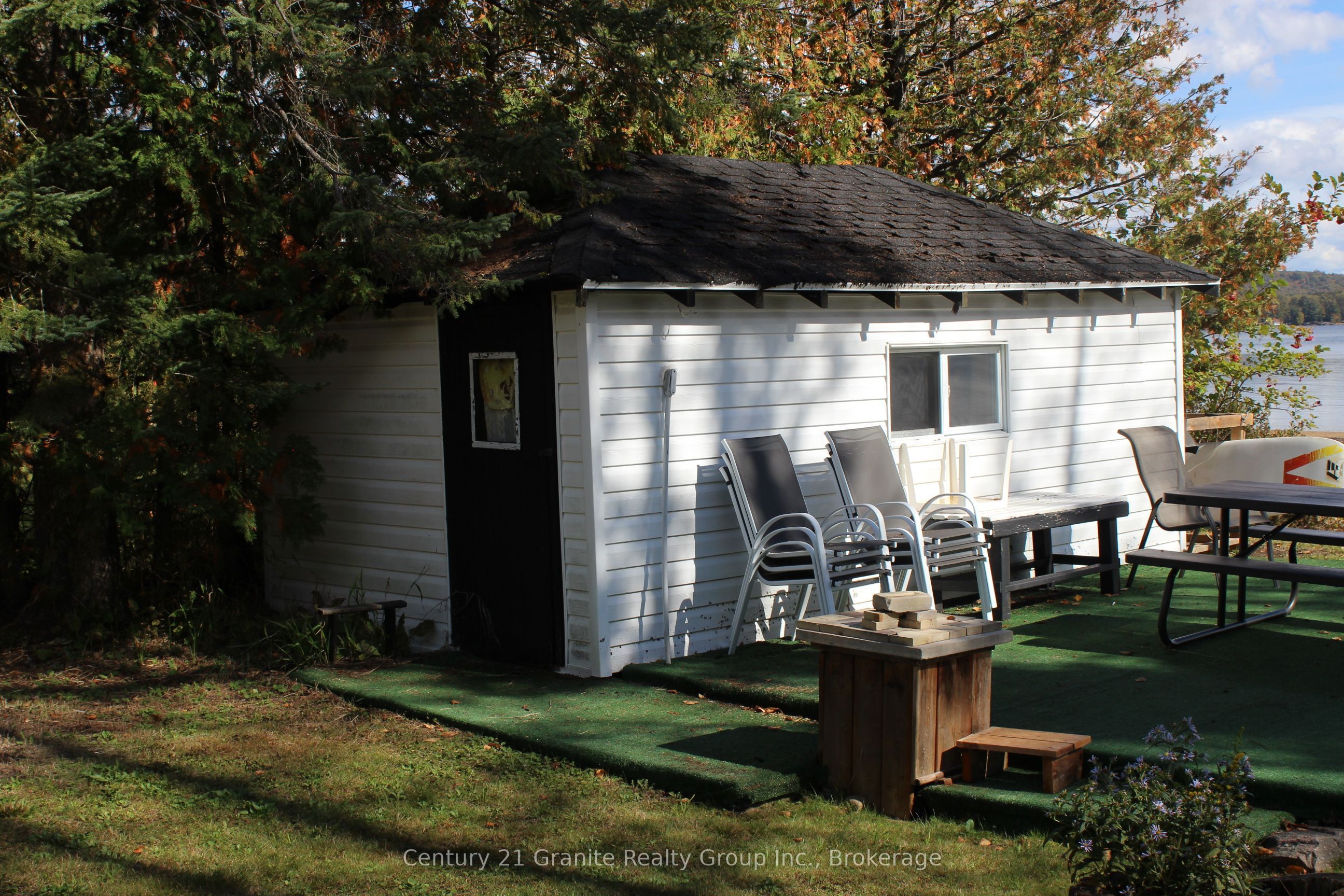 1051 Halls Lake Road Property Photo 21