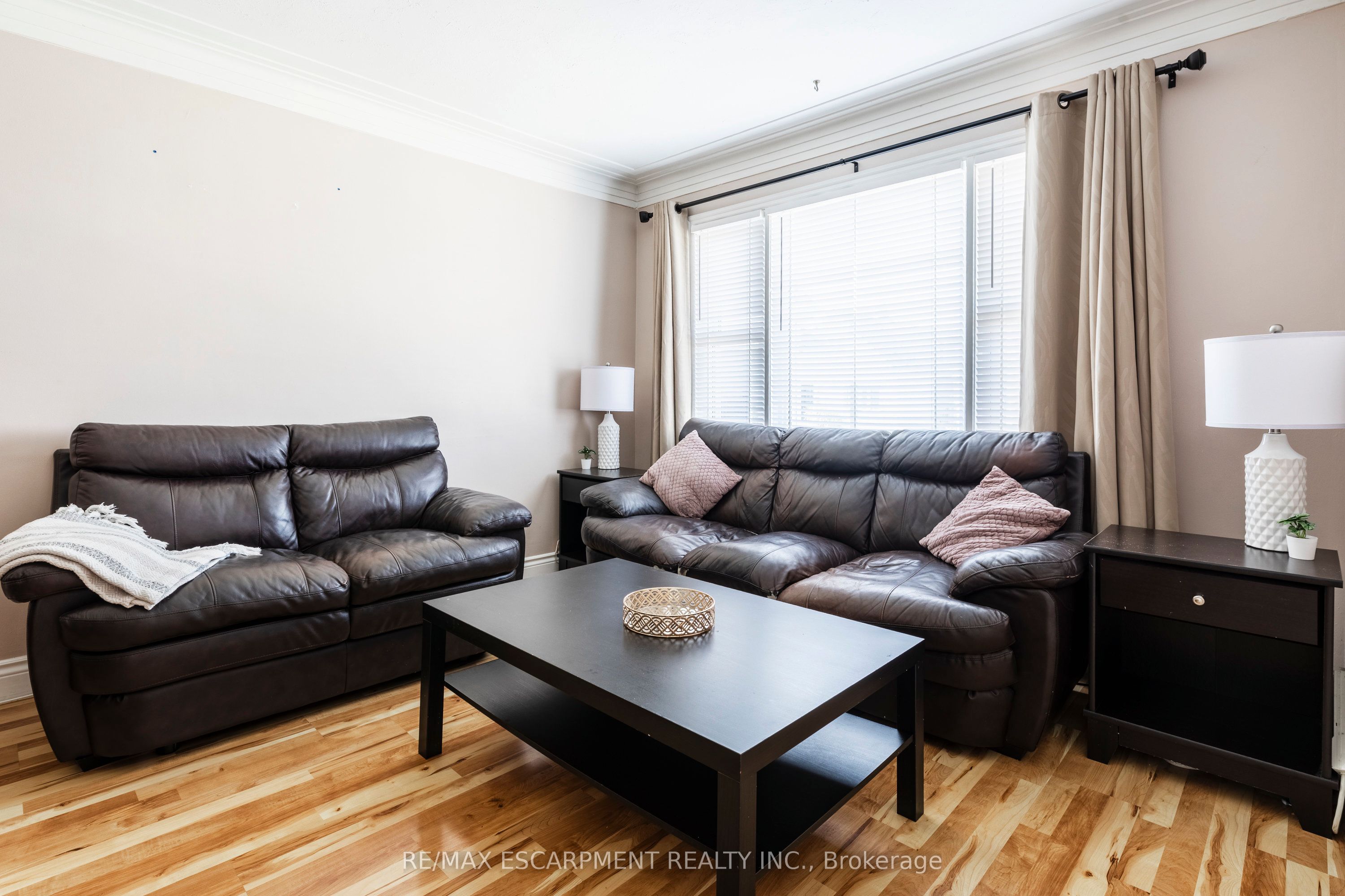 118 Julian Avenue Property Photo 6