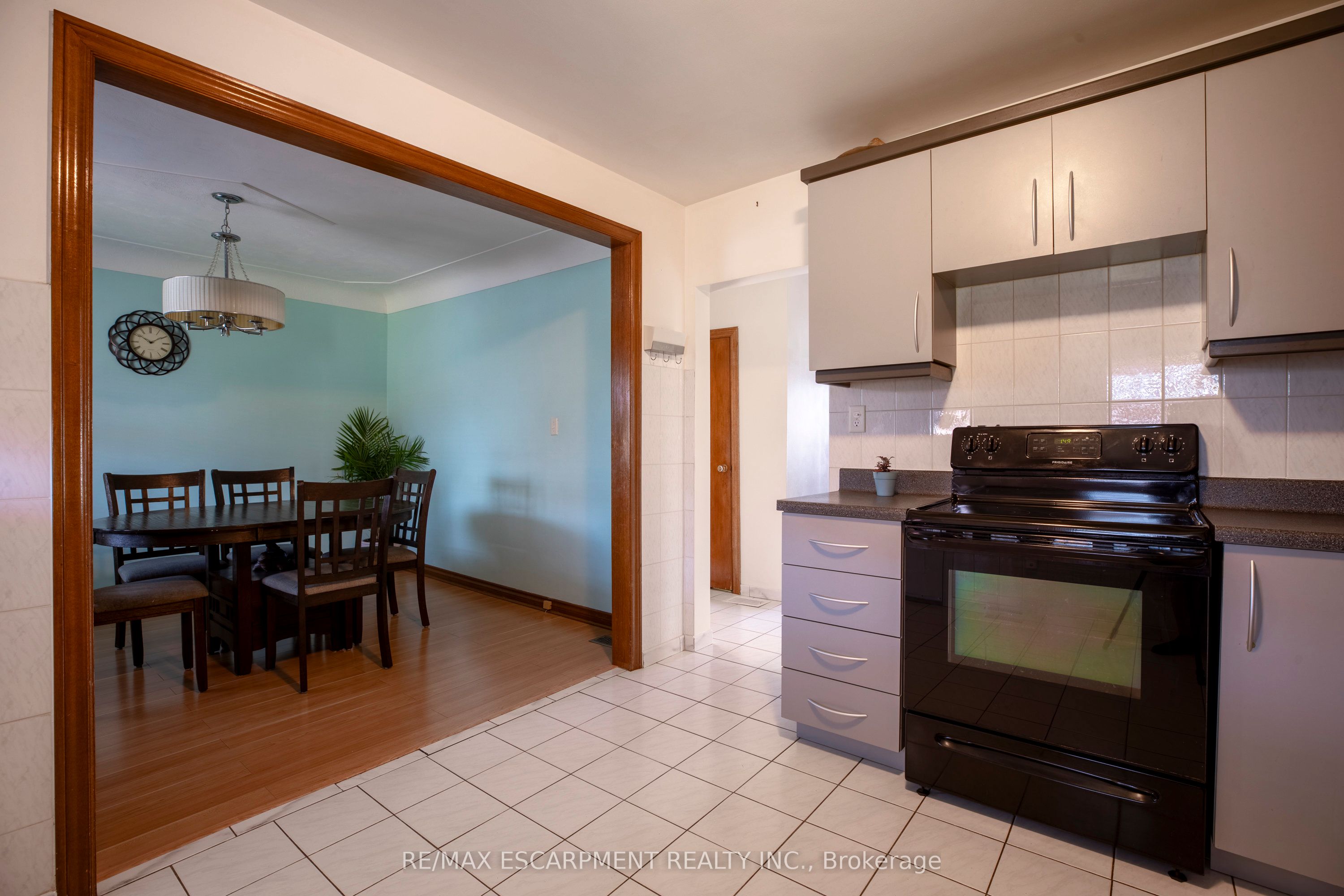 118 Julian Avenue Property Photo 11