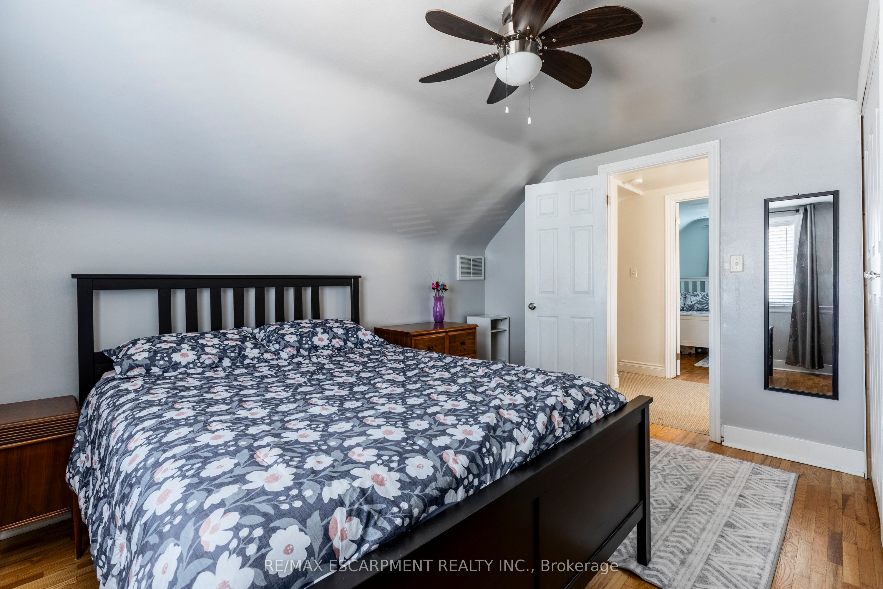 118 Julian Avenue Property Photo 24