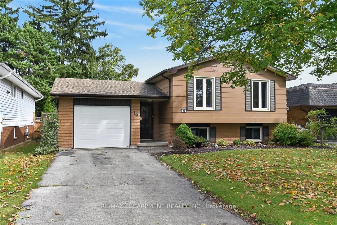 15 Miller Crescent Property Photo 2