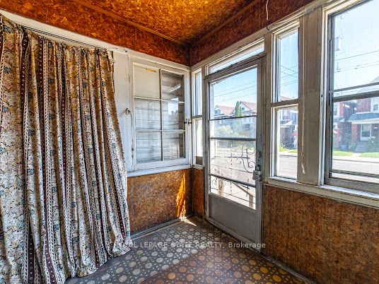 35 Sherman Avenue N Property Photo 9