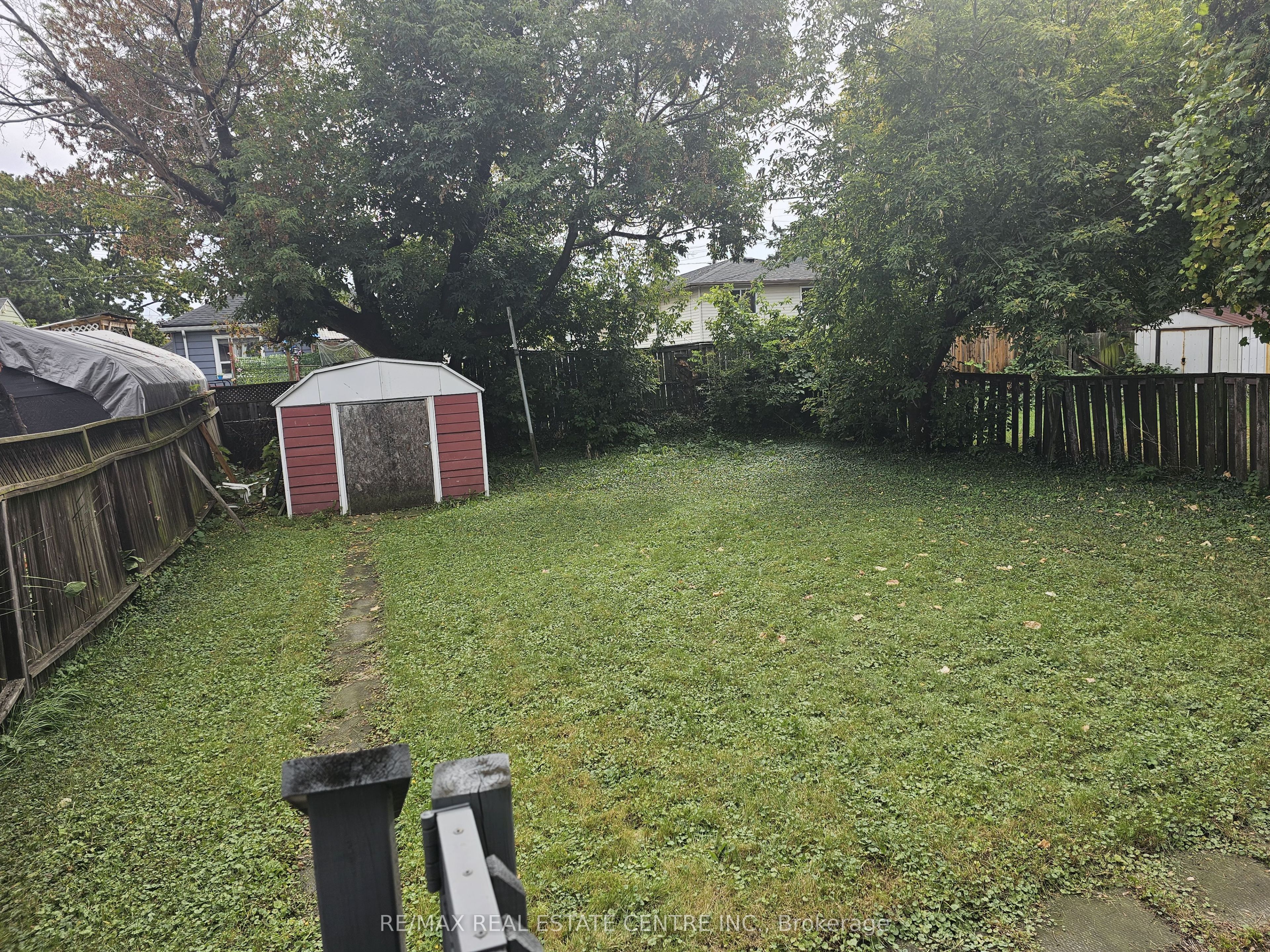 352 Weir Street N Property Photo 13