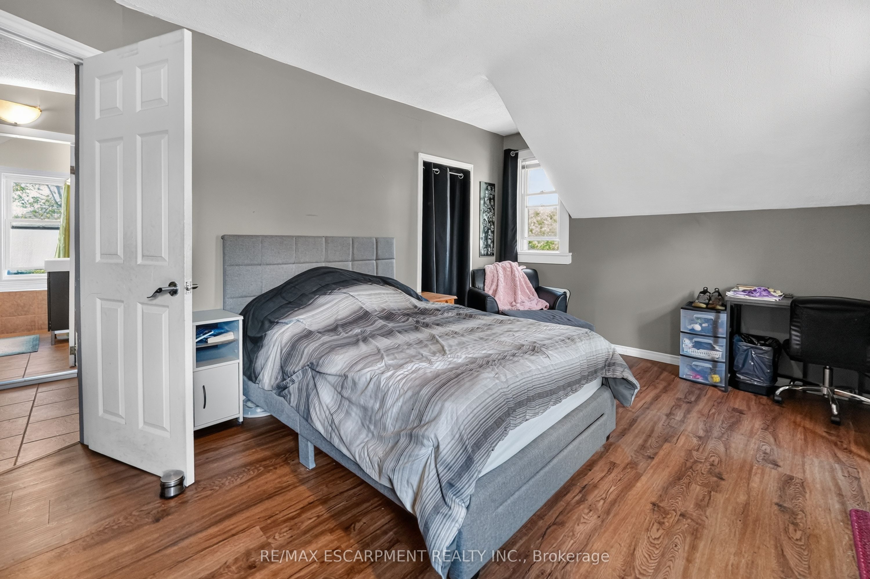503 John Street Property Photo 24
