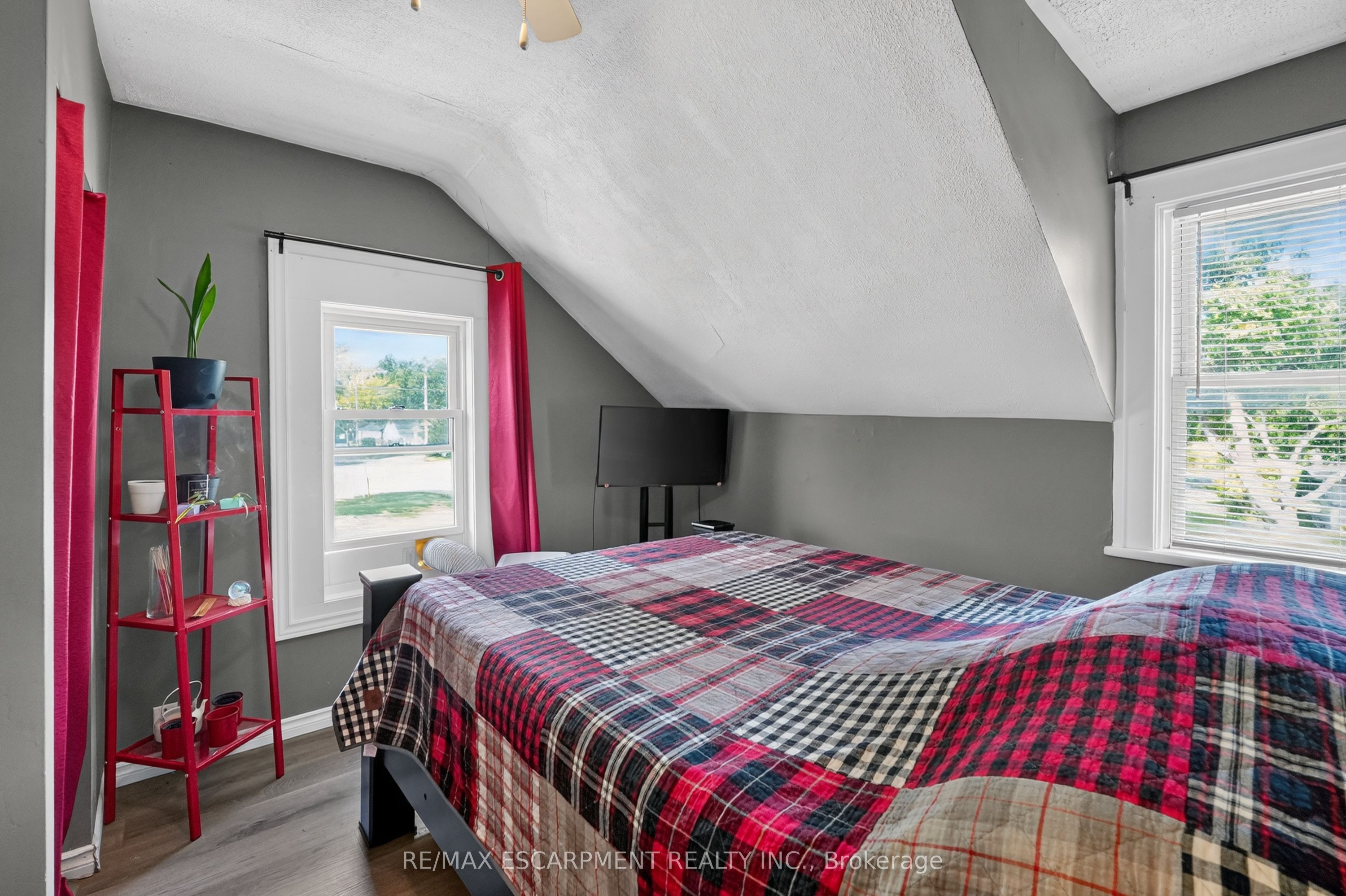 503 John Street Property Photo 26