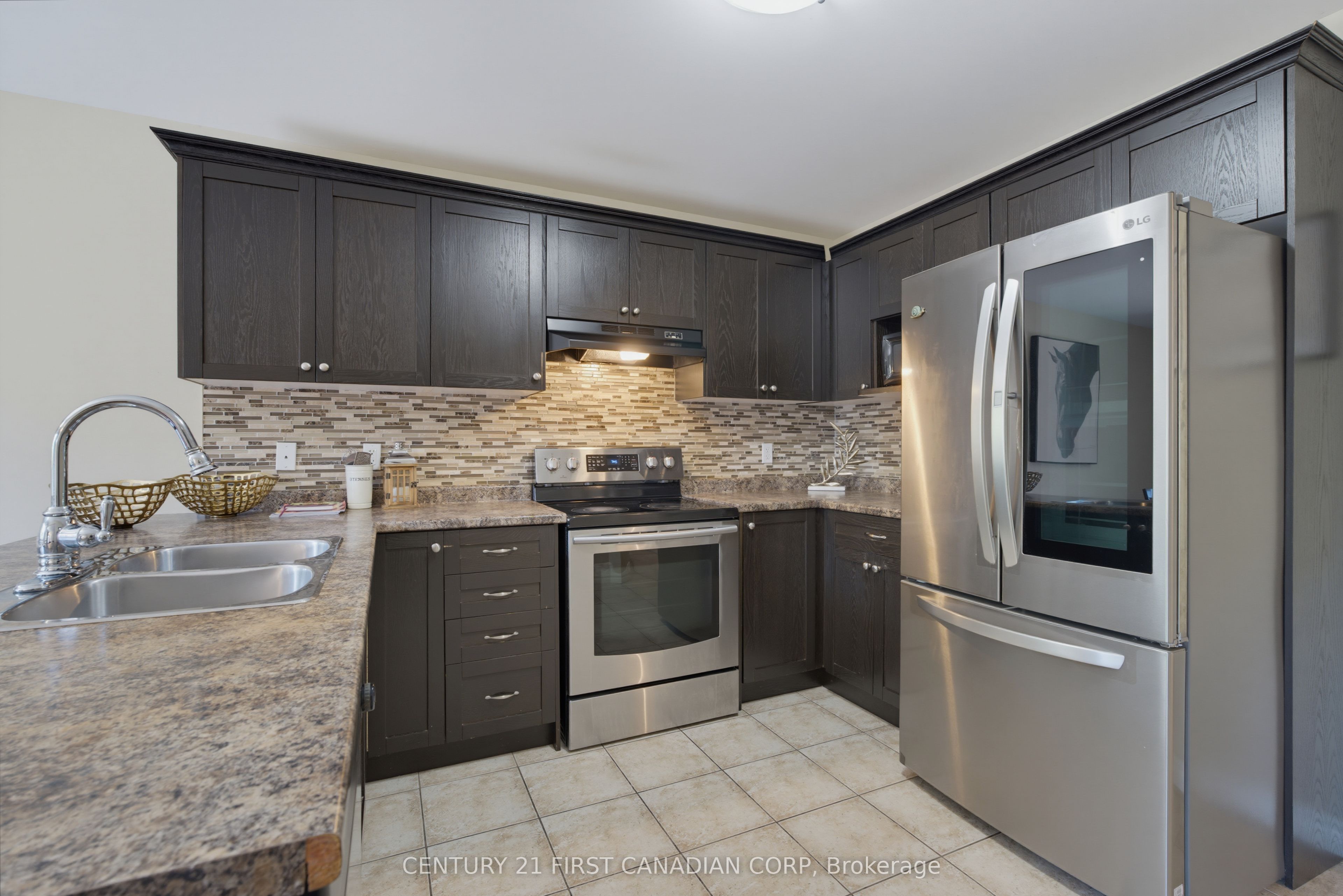 1197 Smither Road Property Photo 12