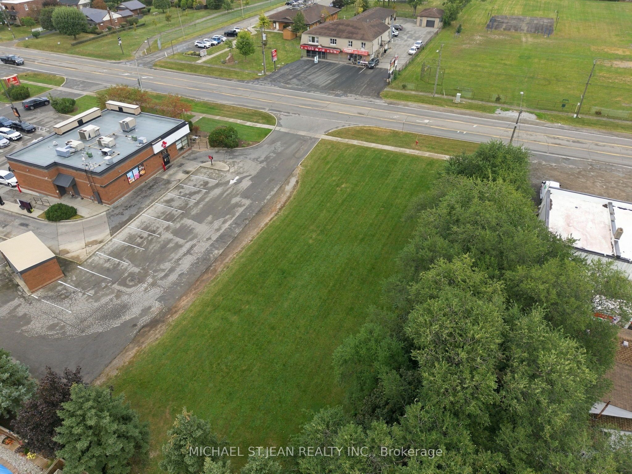 1242 Highway 8 Property Photo 3
