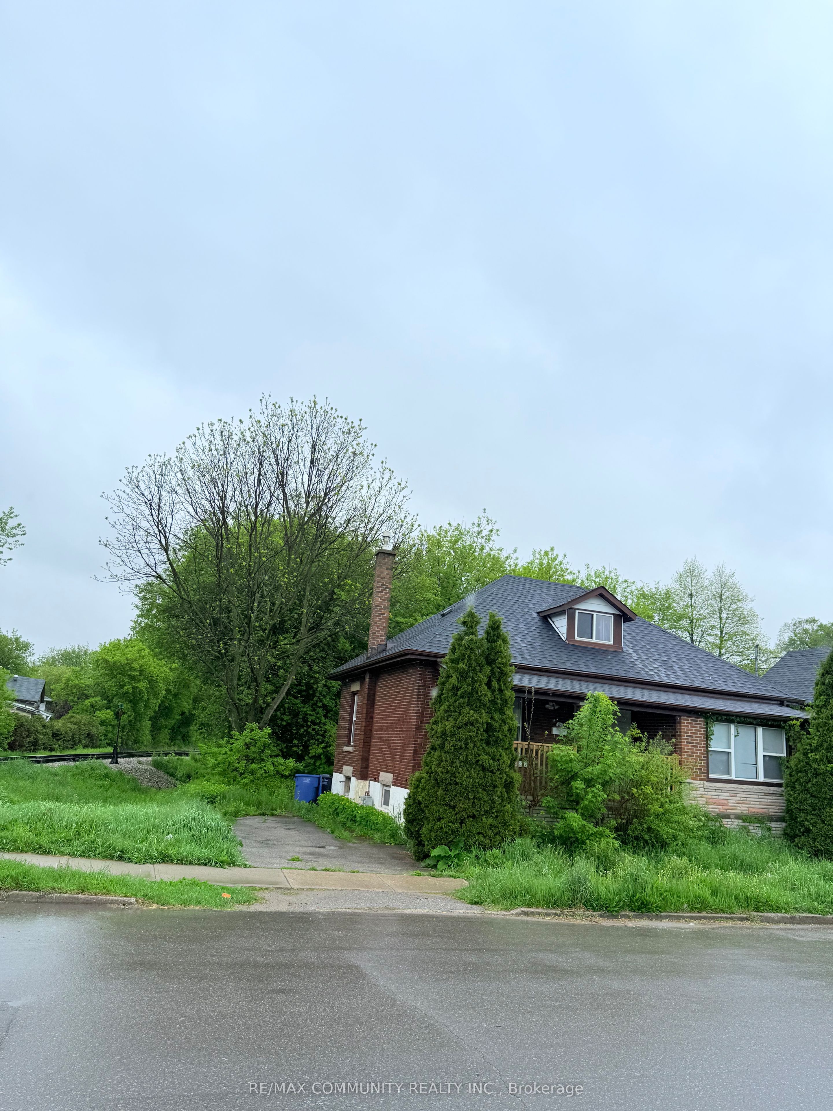 70 Huron Street Property Photo 1