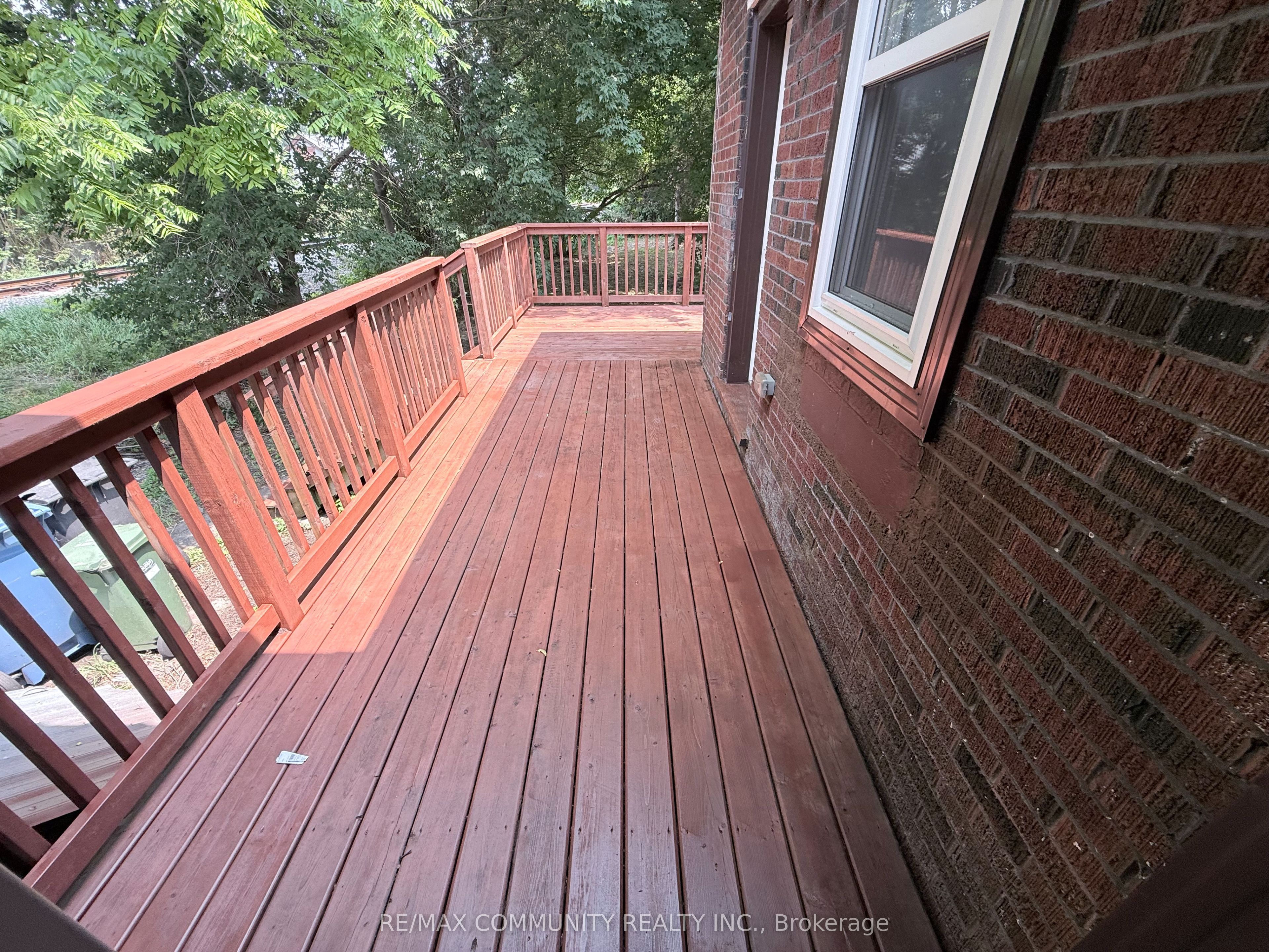 70 Huron Street Property Photo 5