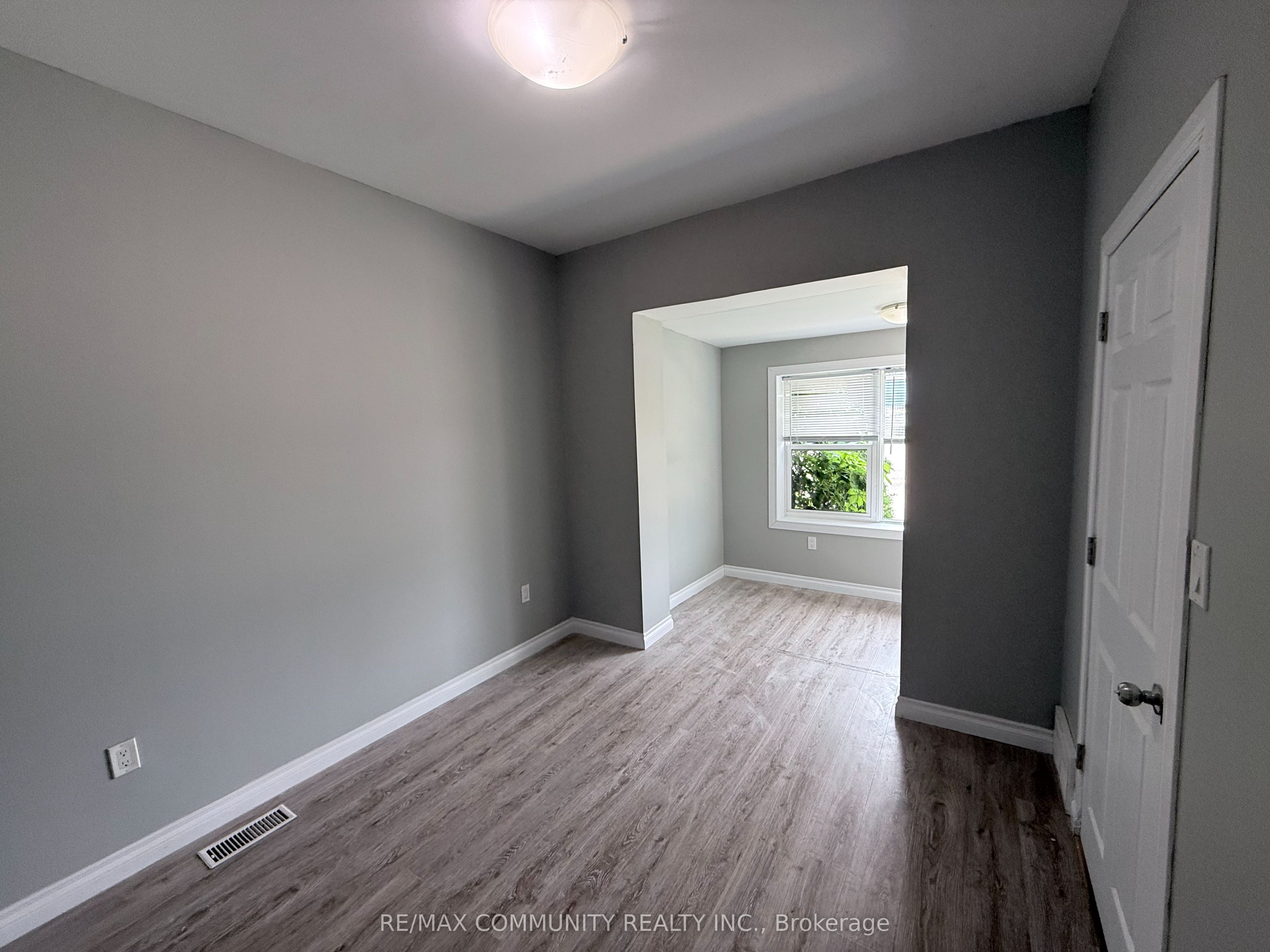 70 Huron Street Property Photo 16