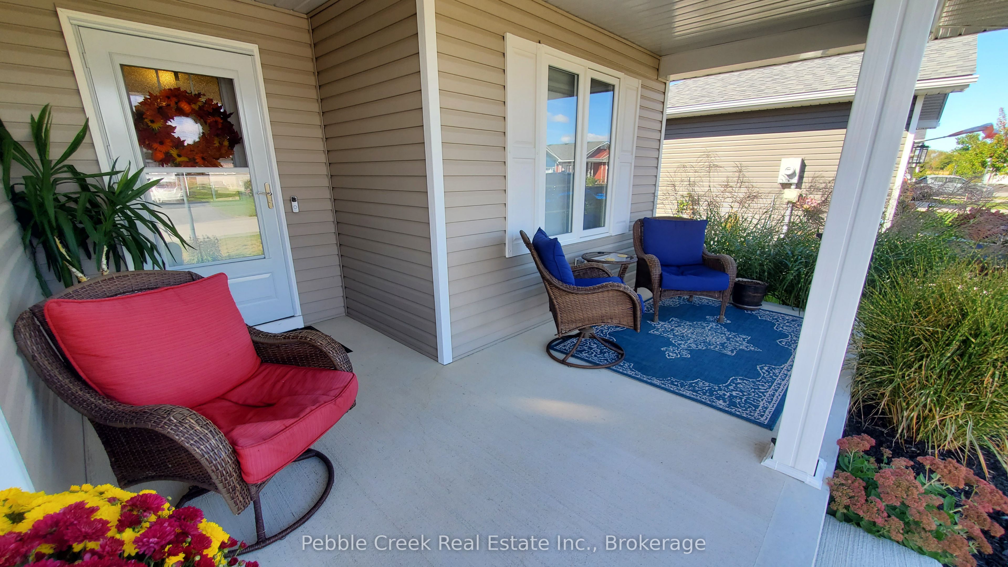 83 Huron Heights Drive Property Photo 2