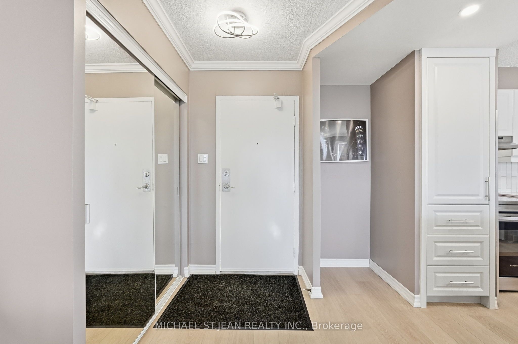 301 Frances Avenue 705 Property Photo 4