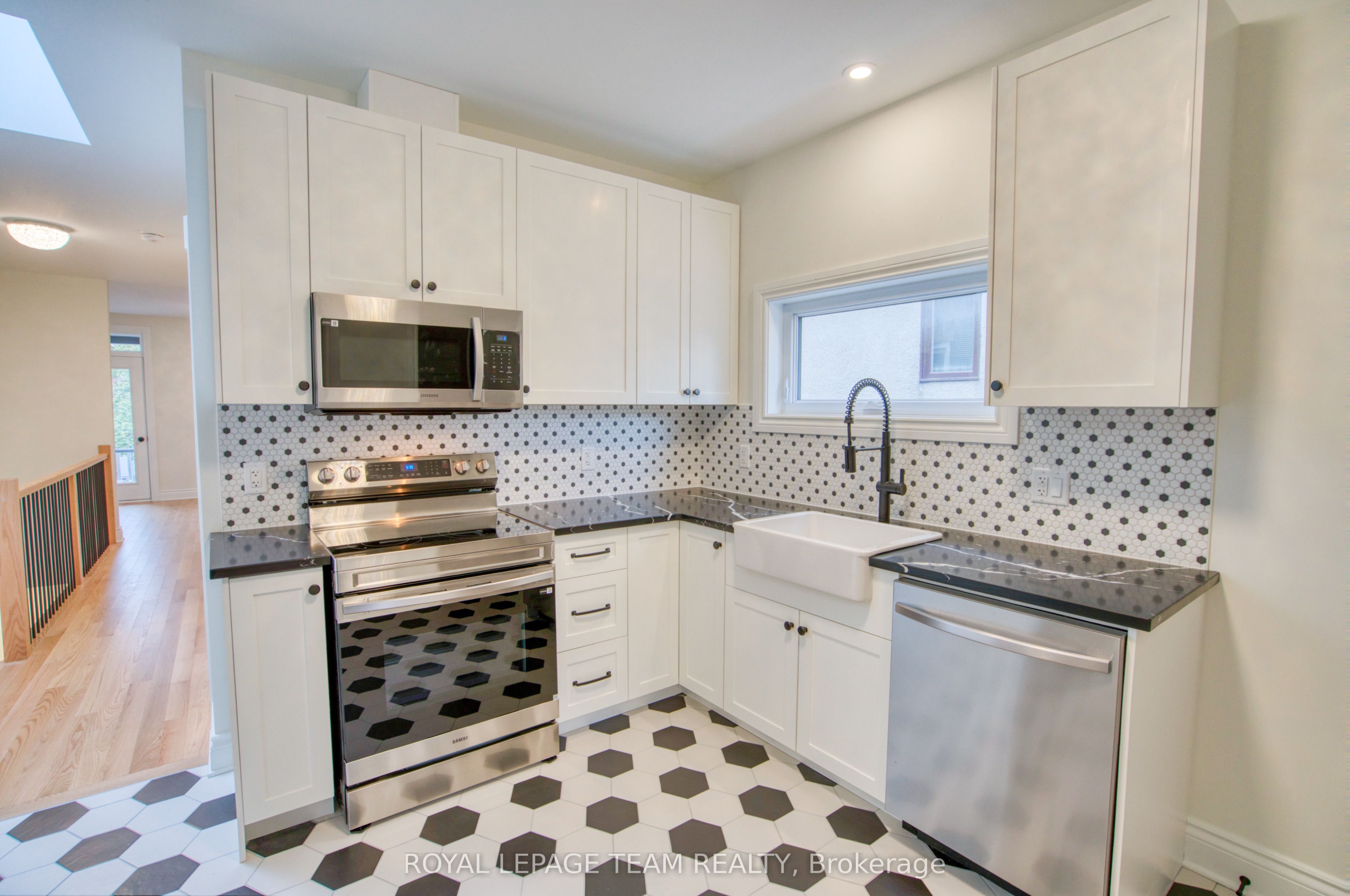 238 Bruyere Street 2 Property Photo 4