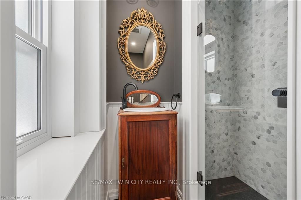 66 Park Hill Road E Property Photo 20