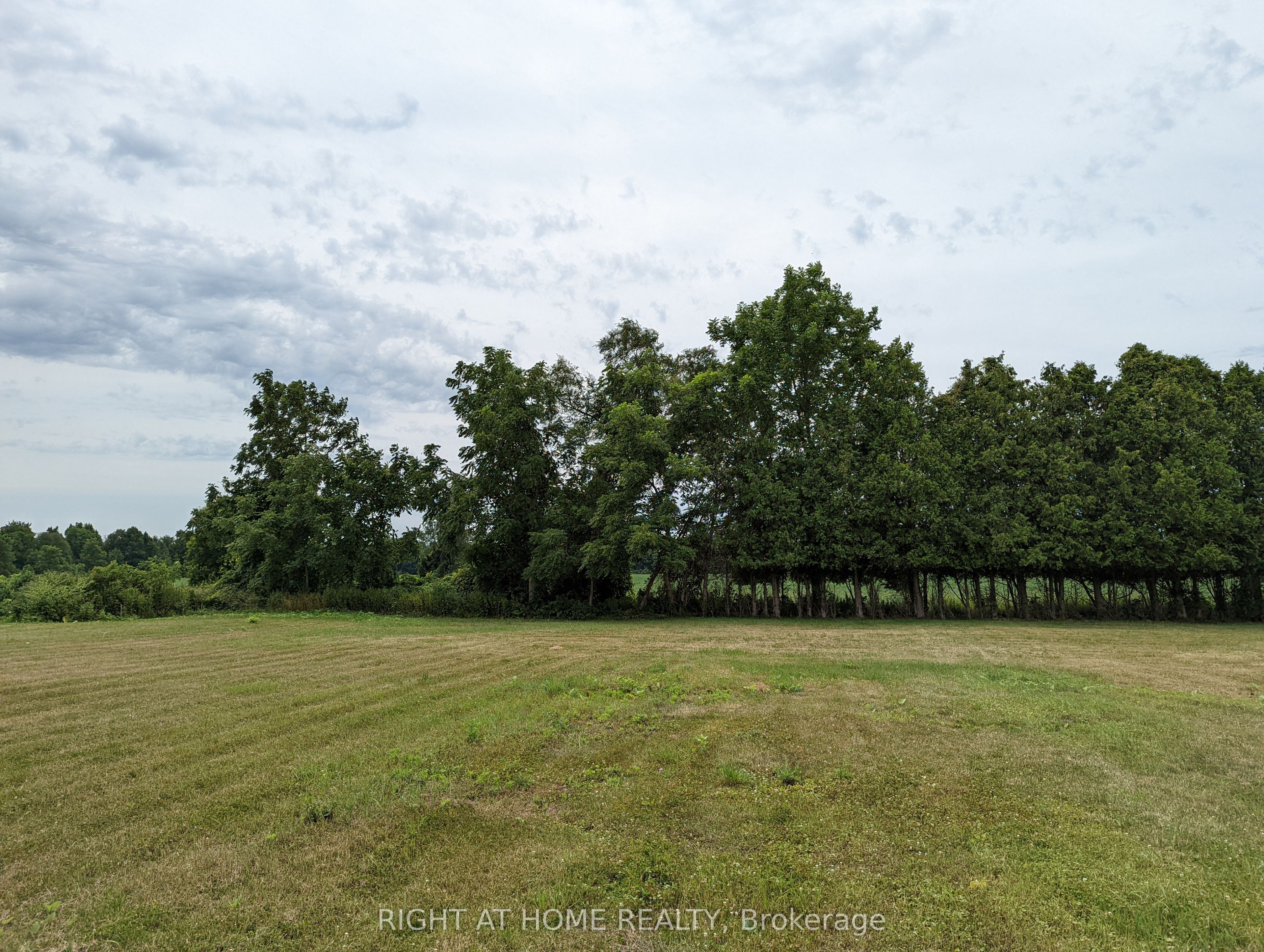 392 Second Street Property Photo 3