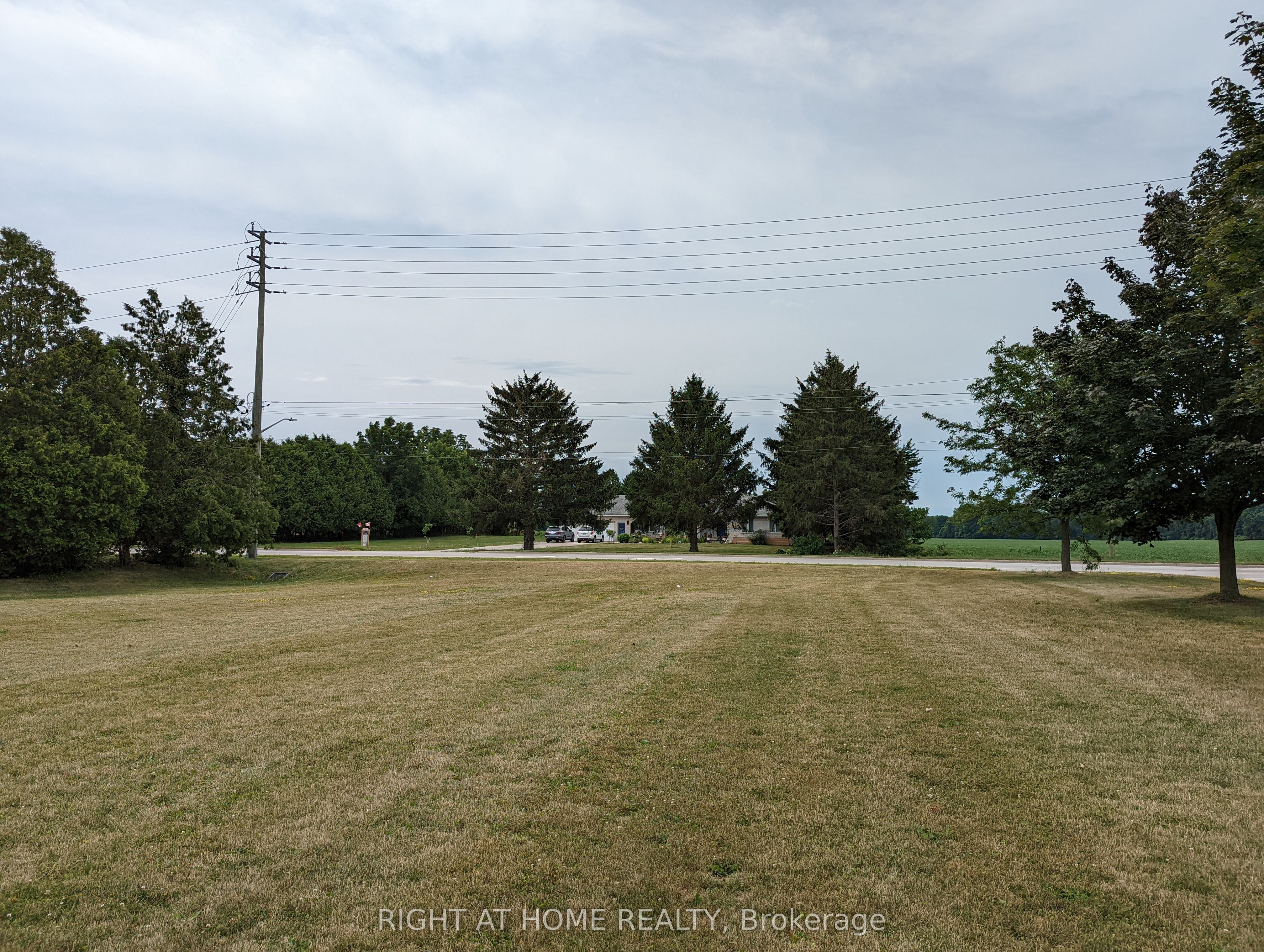 392 Second Street Property Photo 4