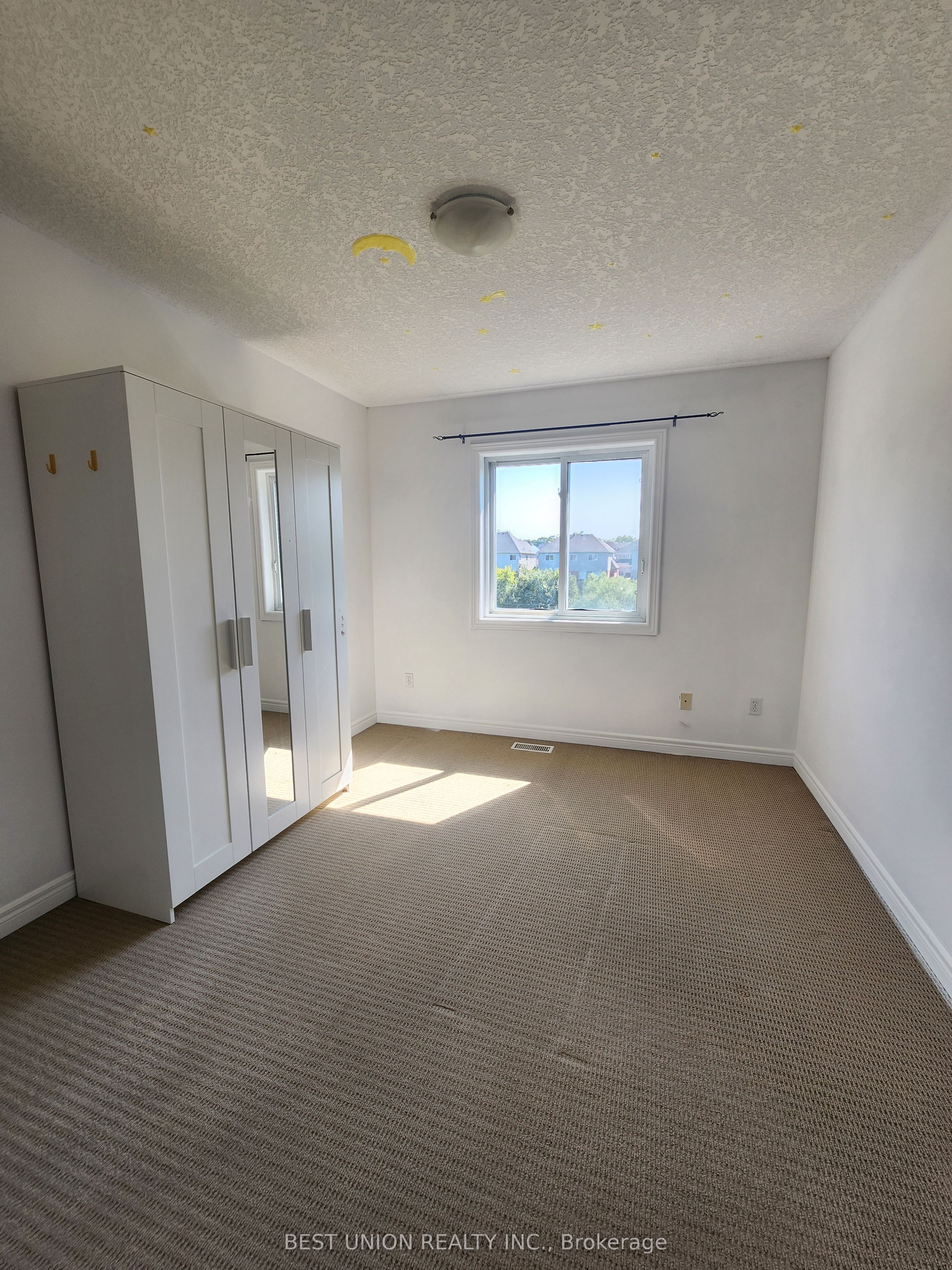 468 Doon Drive S 27 Property Photo 4