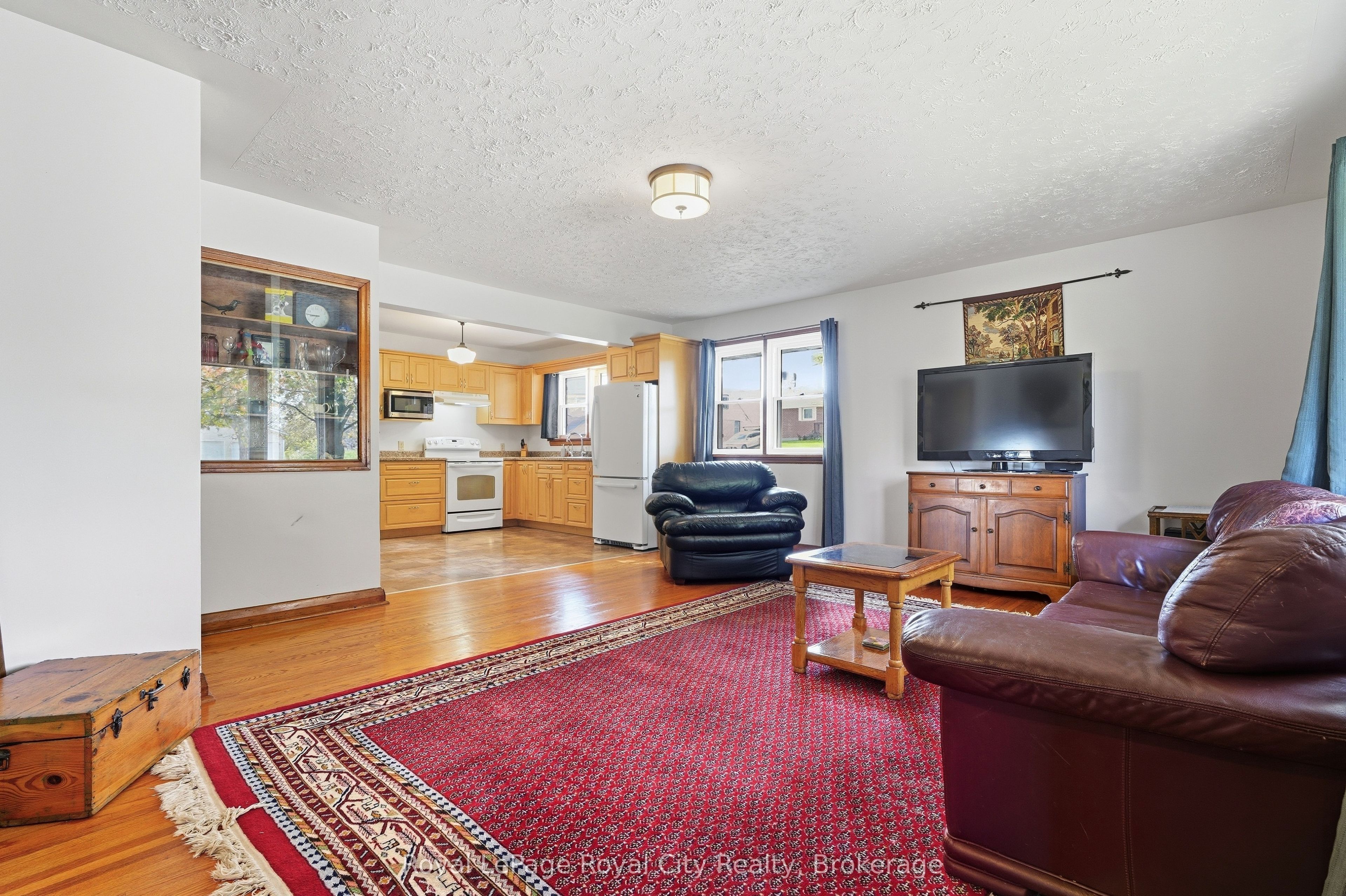 470 Dublin Street Property Photo 3