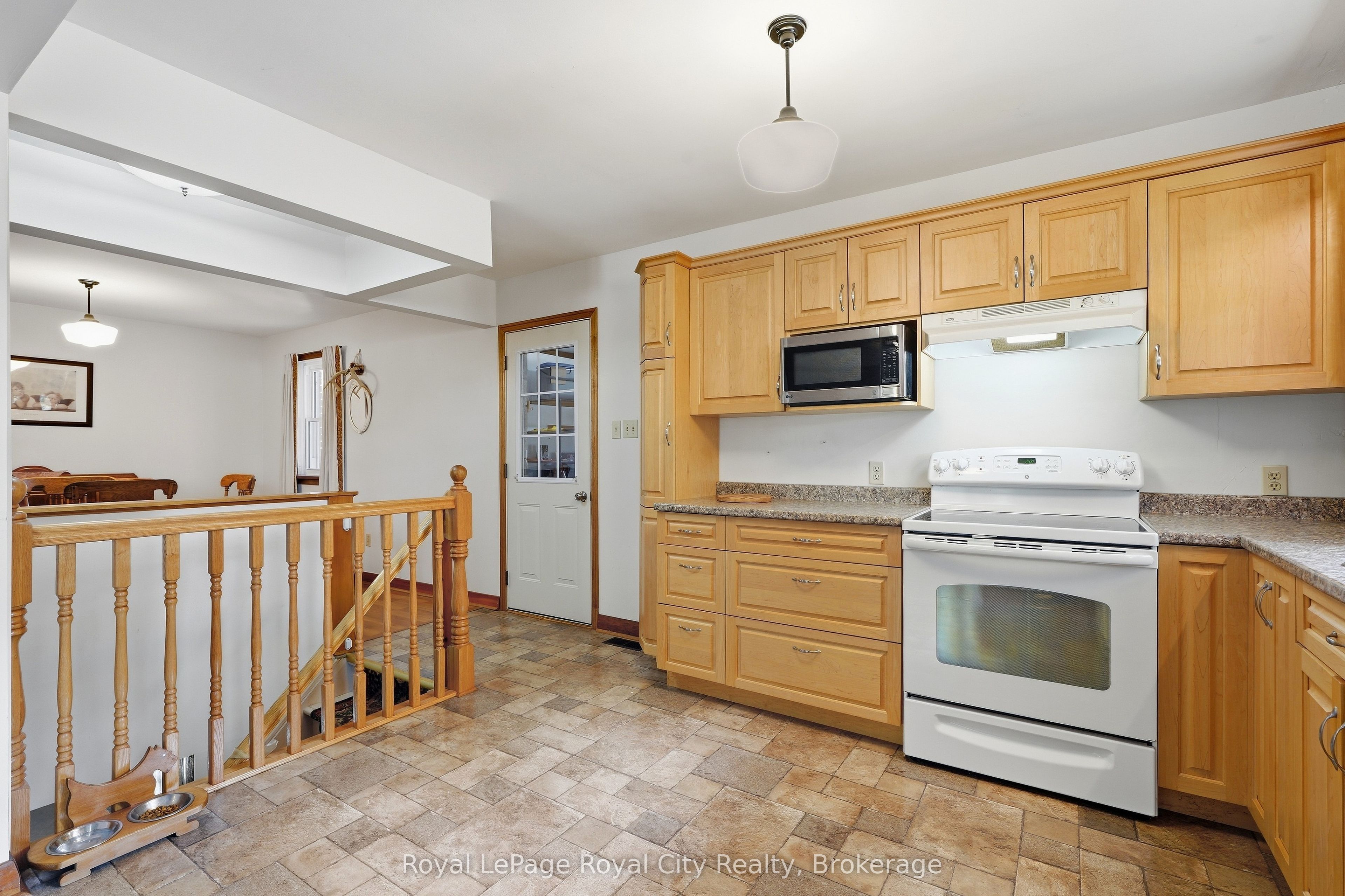 470 Dublin Street Property Photo 8
