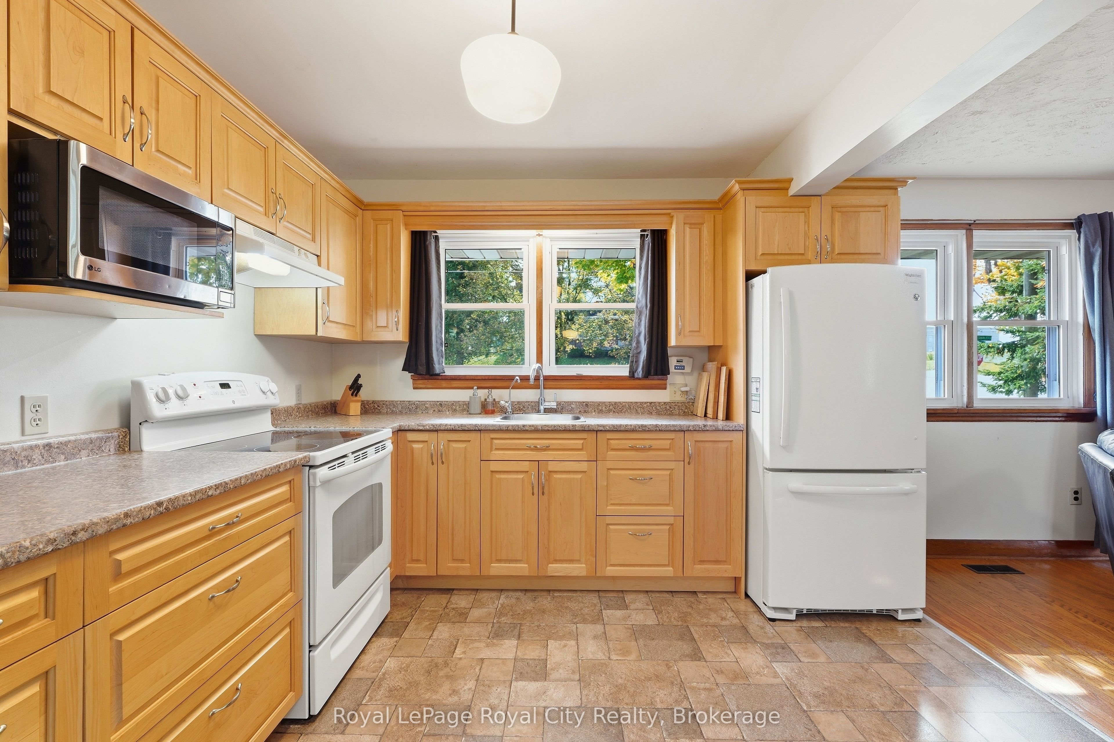 470 Dublin Street Property Photo 11