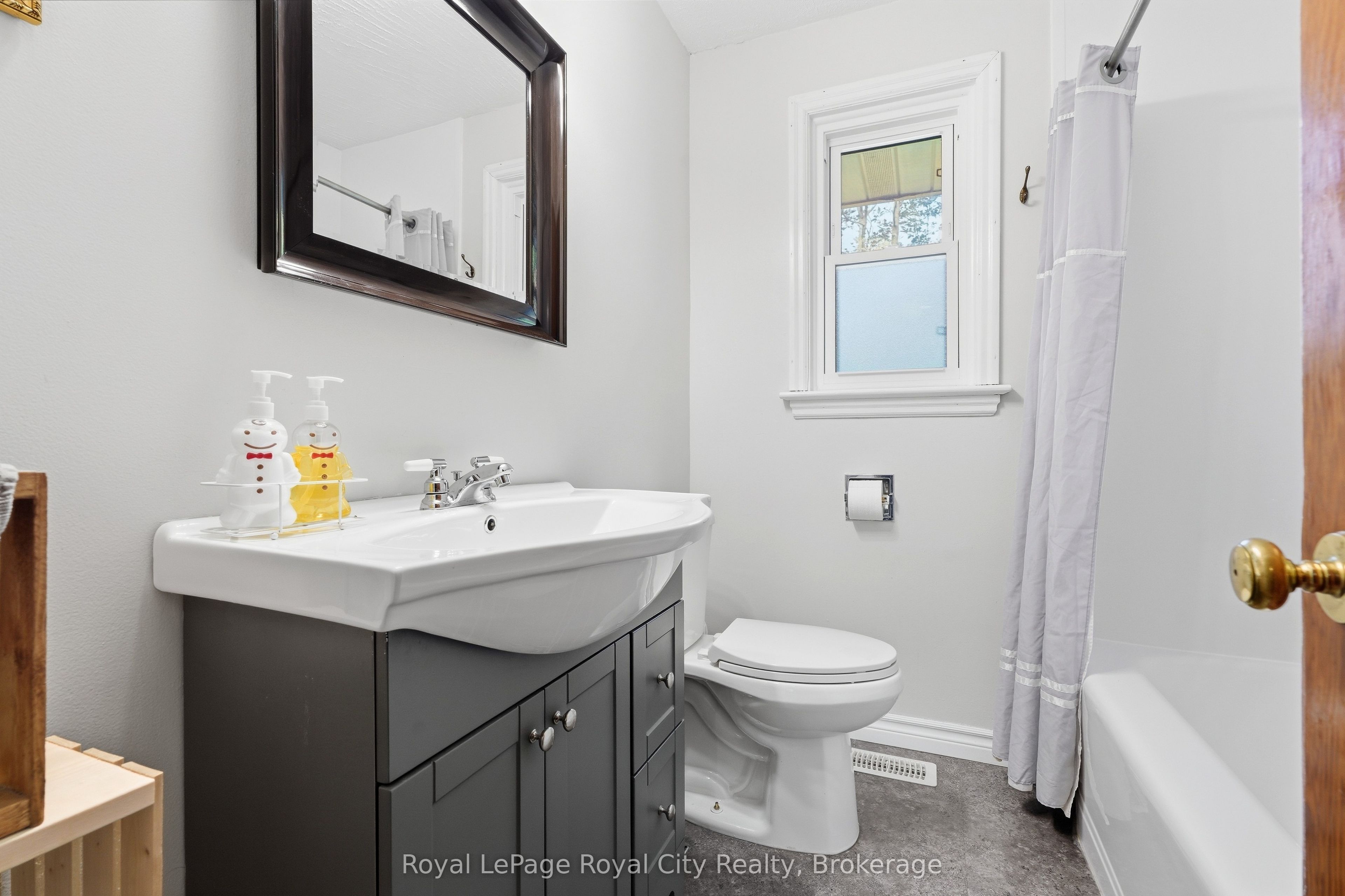 470 Dublin Street Property Photo 16
