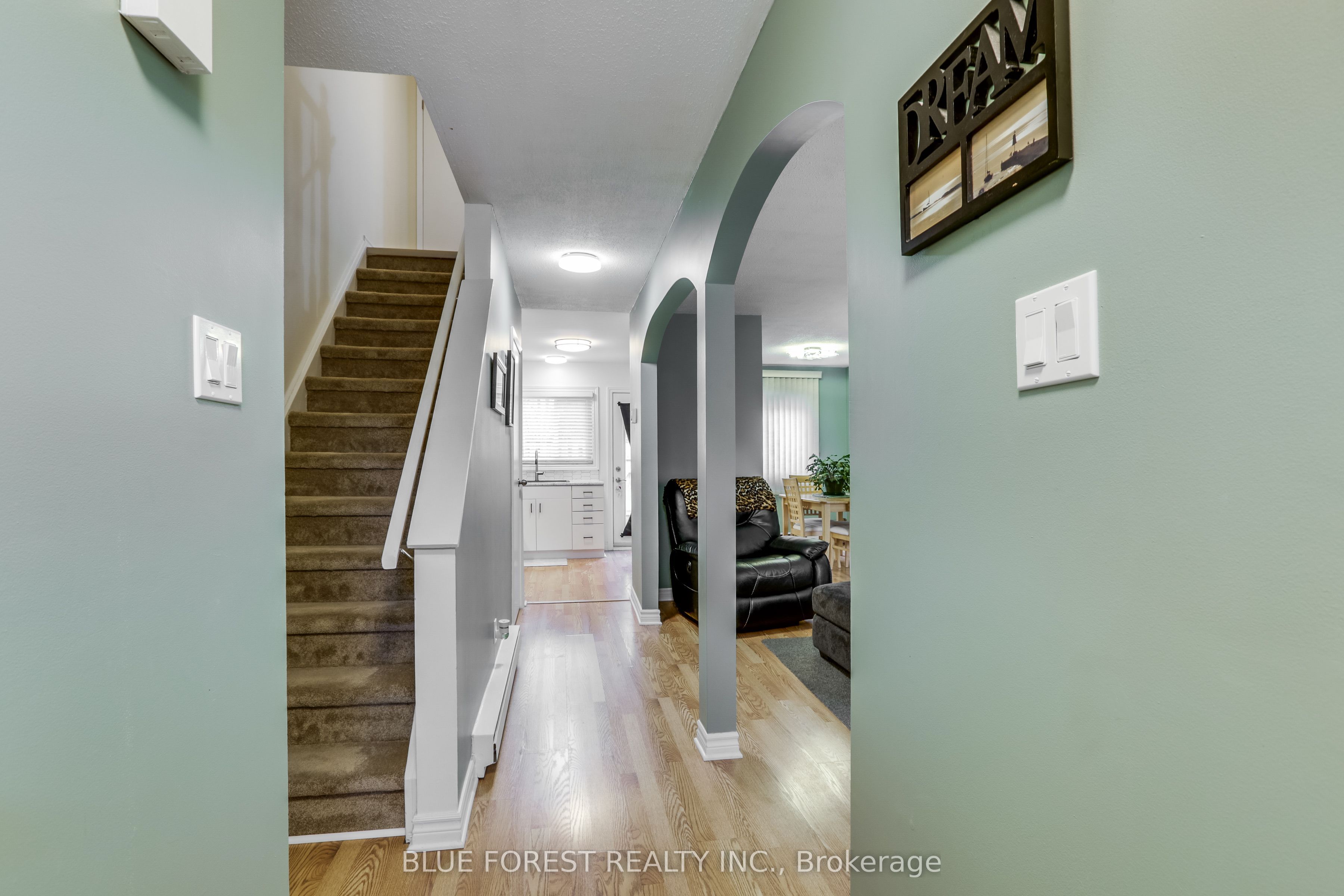 166 W Southdale Road W 54 Property Photo 3