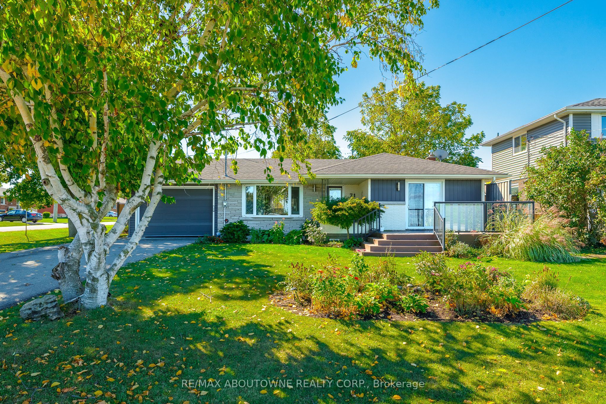 71 Lakeside Drive Upper Property Photo 3