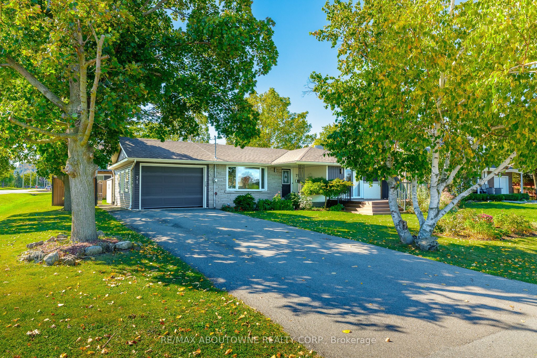71 Lakeside Drive Lower Property Photo 2