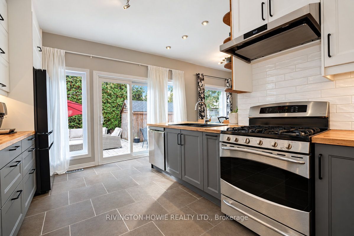 8 Colindale Avenue Property Photo 17