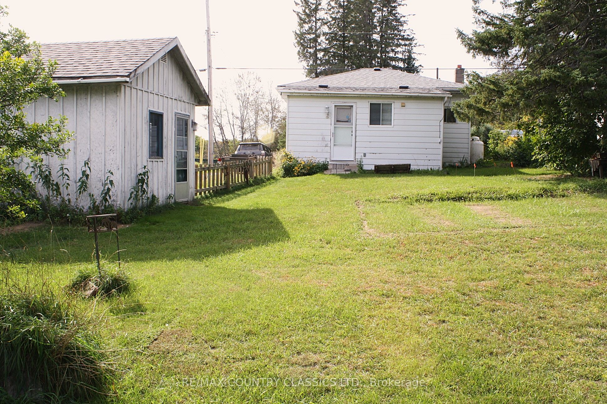 79 Wollaston Lk Road Property Photo 4