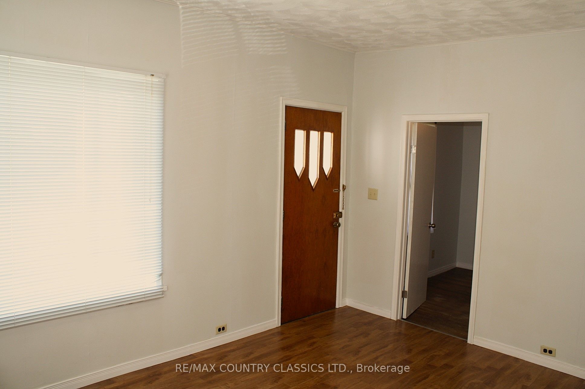 79 Wollaston Lk Road Property Photo 12
