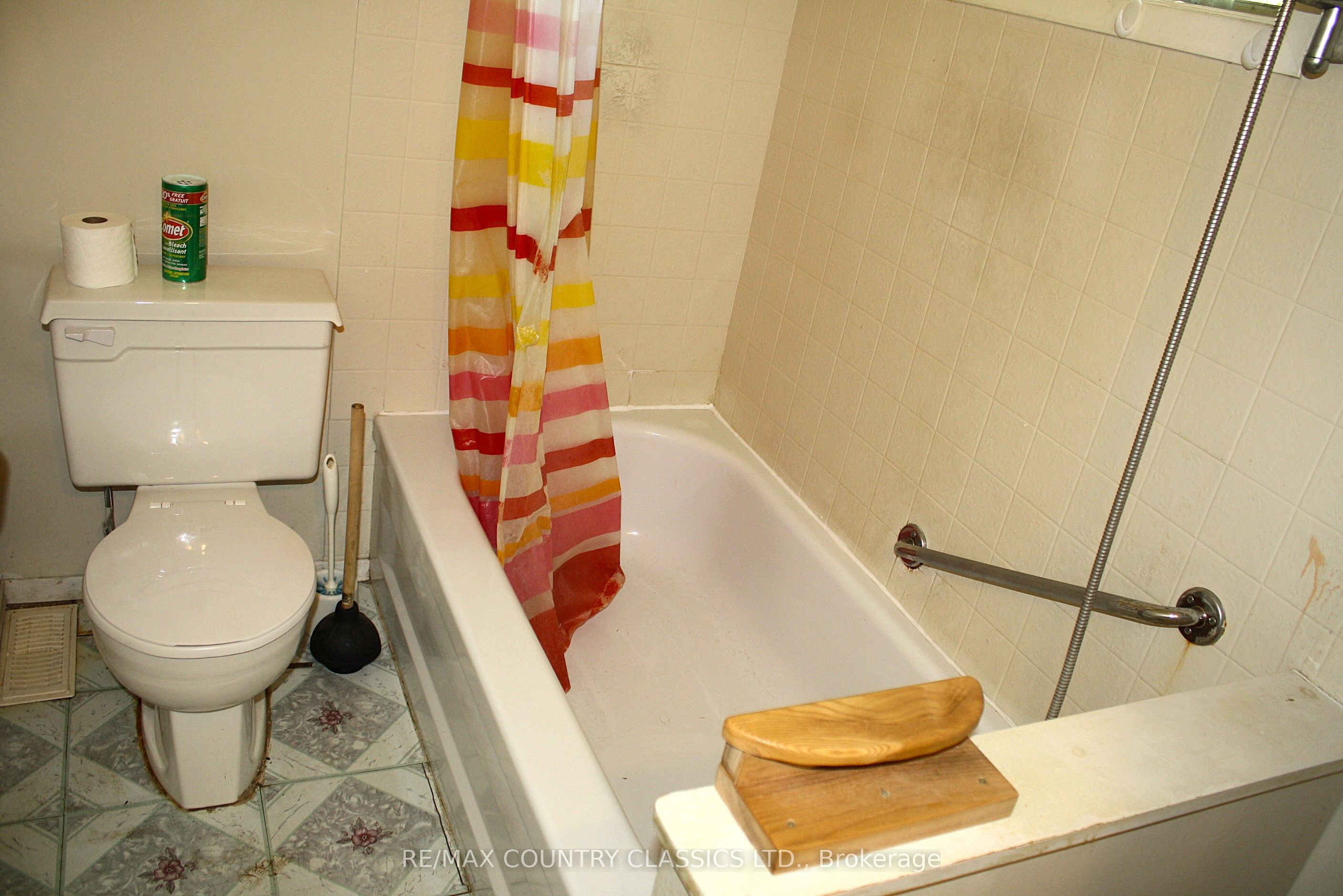 79 Wollaston Lk Road Property Photo 17