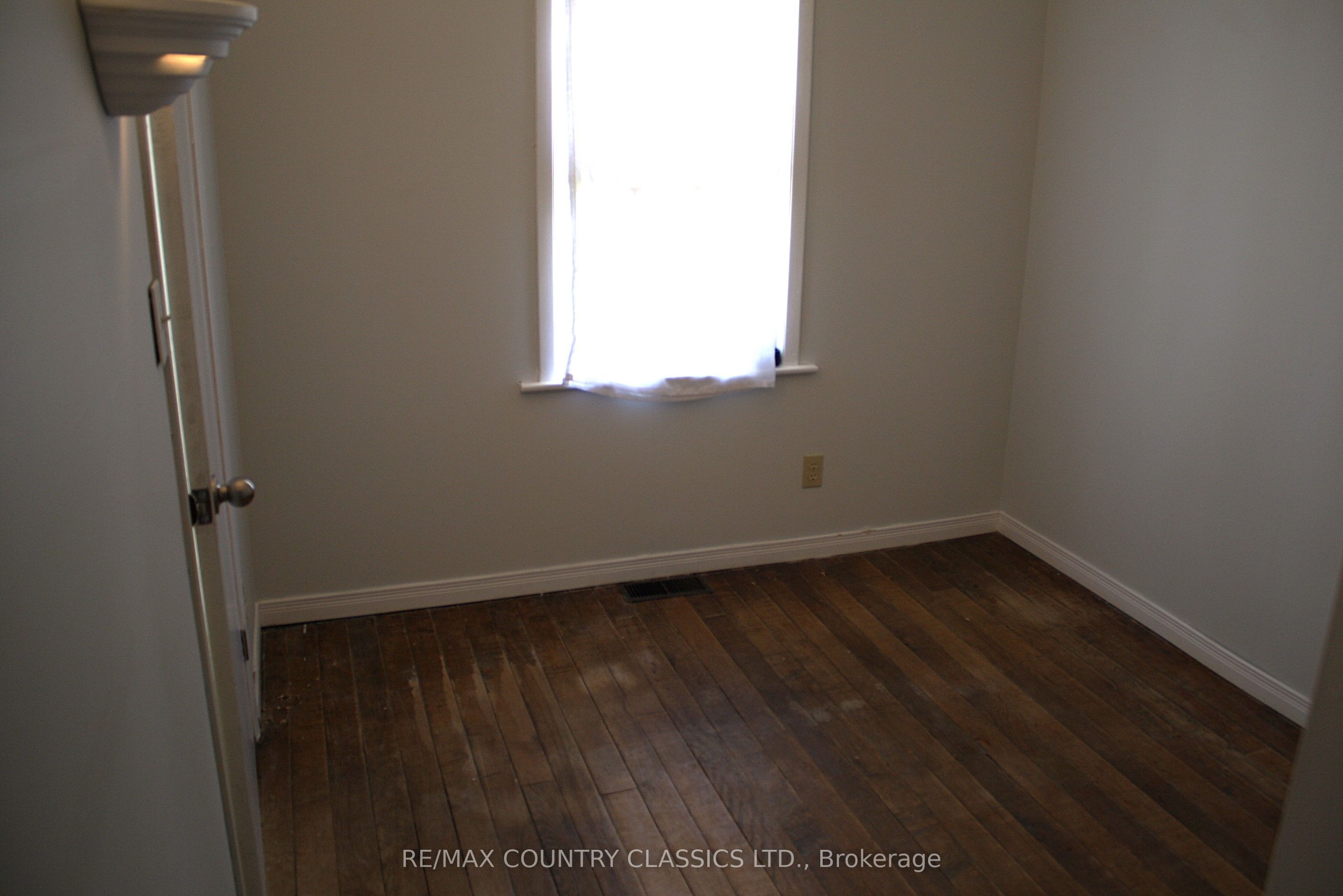 79 Wollaston Lk Road Property Photo 18