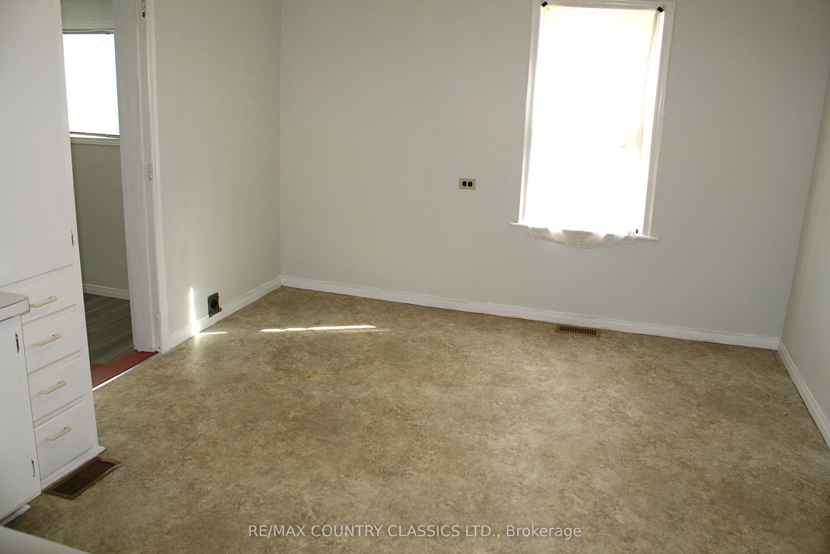 79 Wollaston Lk Road Property Photo 19