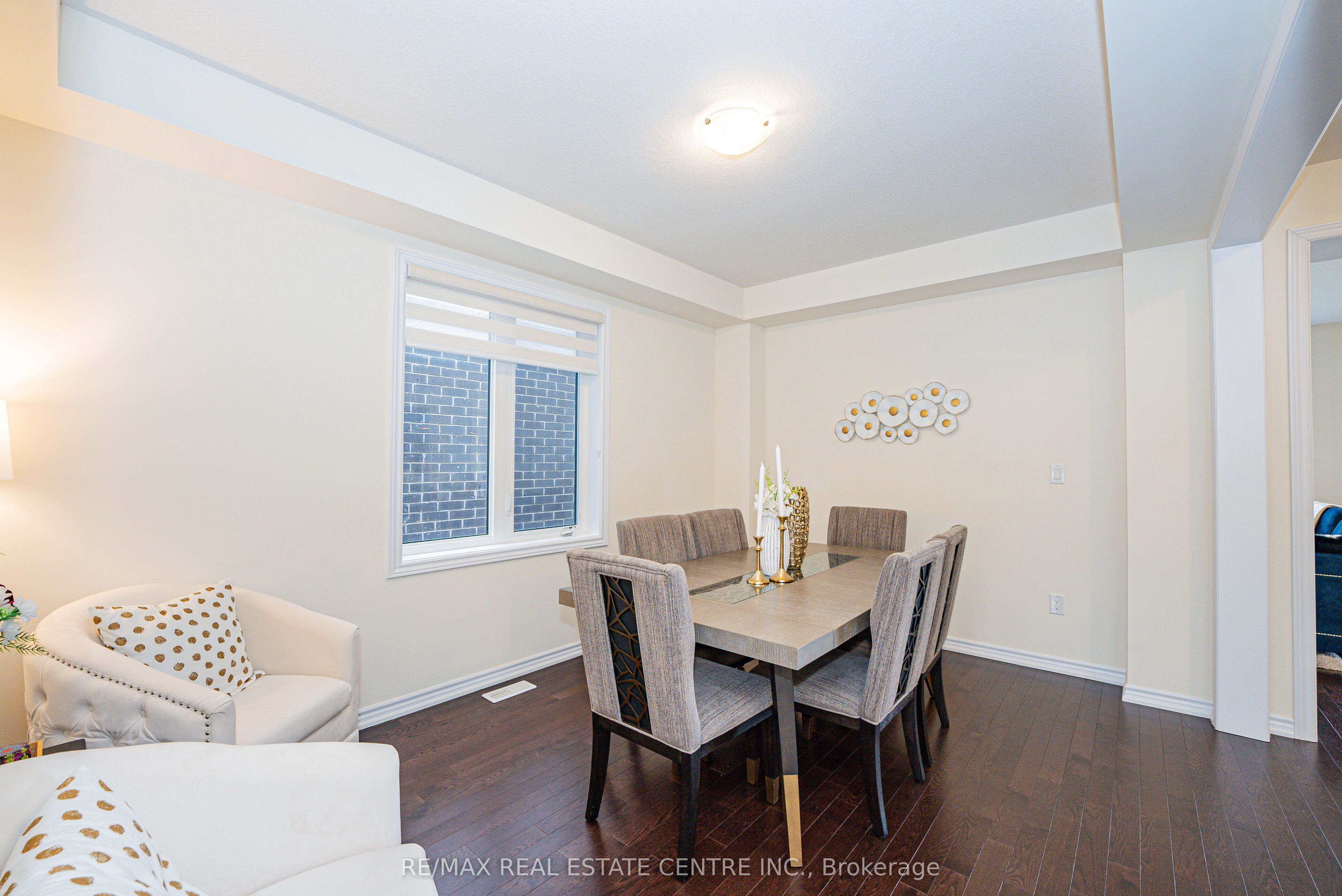22 Oaktree Drive Property Photo 6