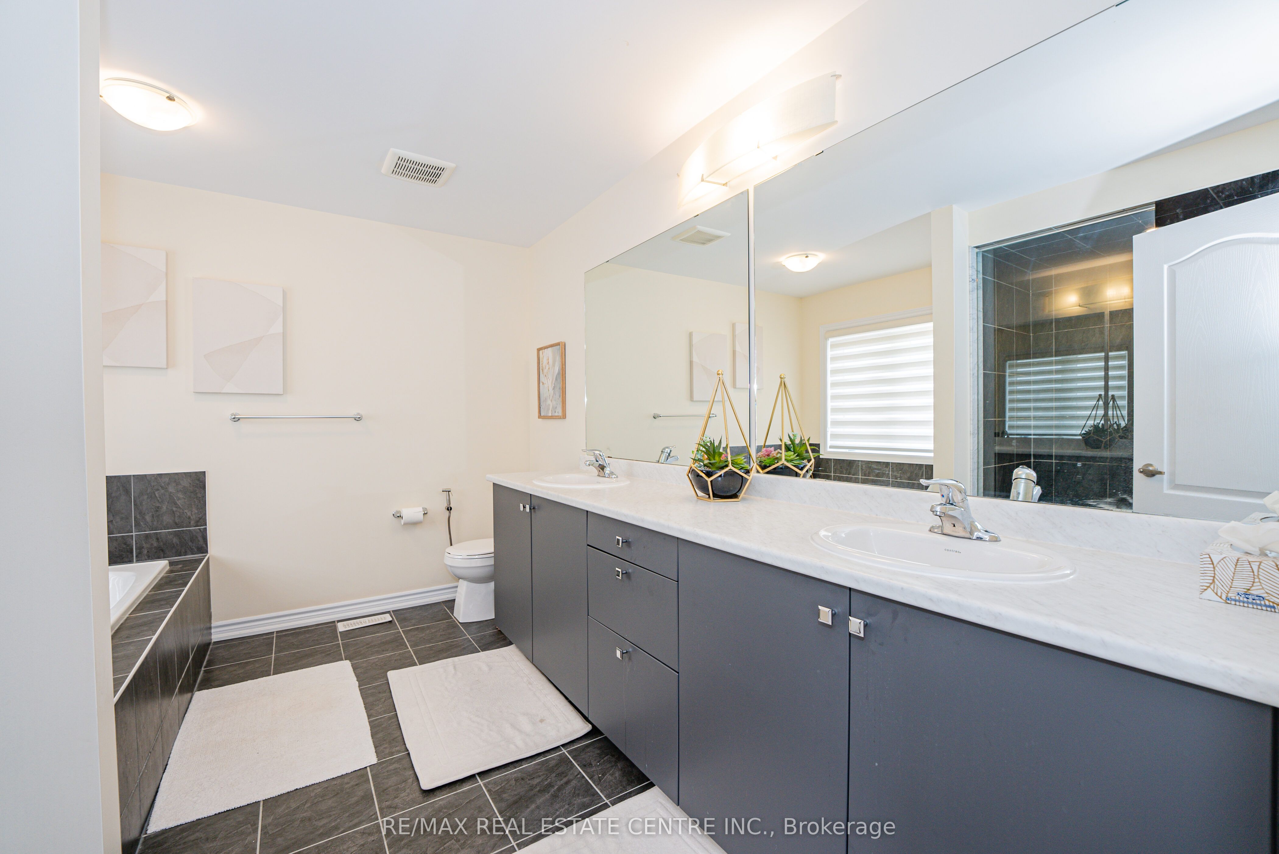 22 Oaktree Drive Property Photo 26