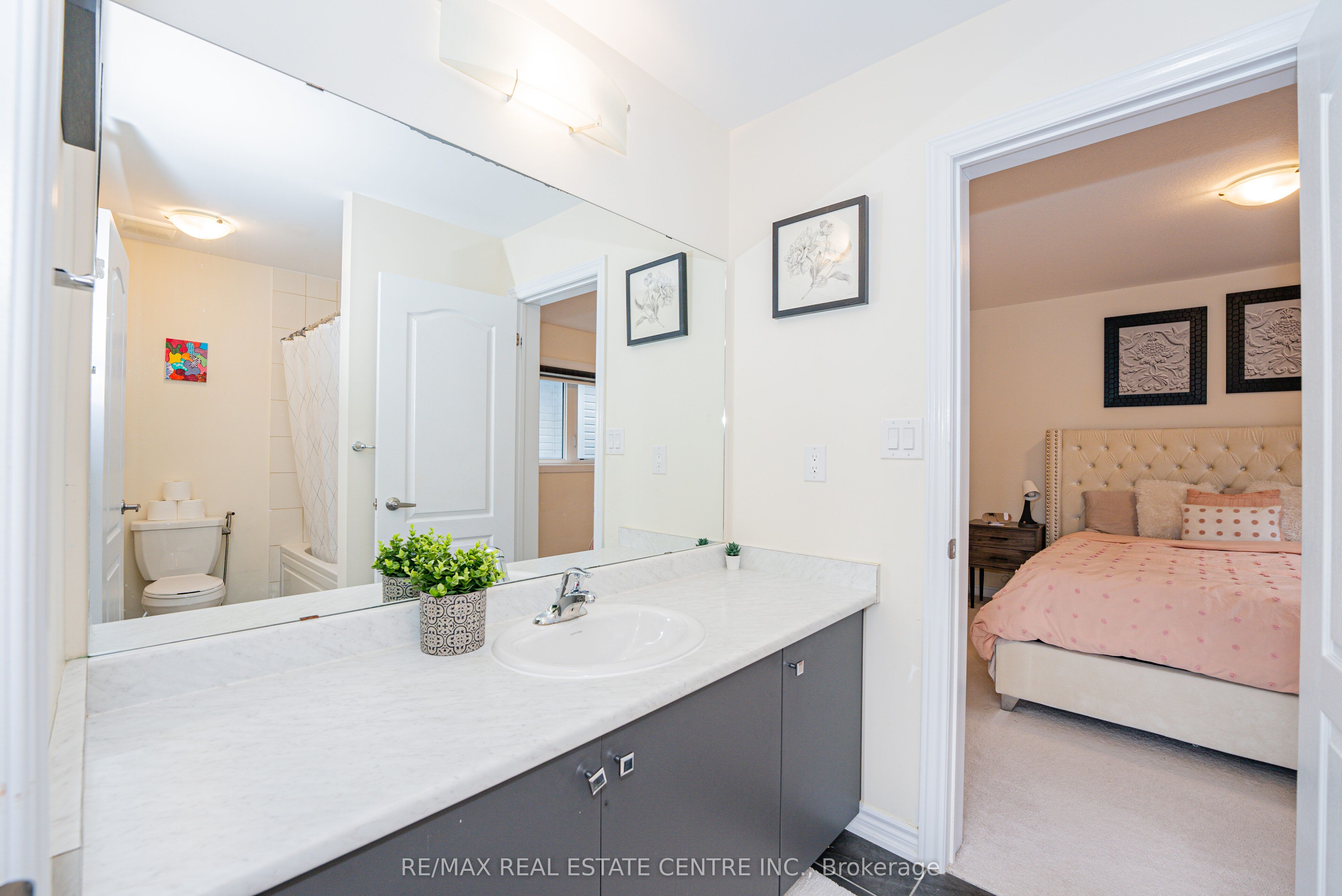 22 Oaktree Drive Property Photo 37