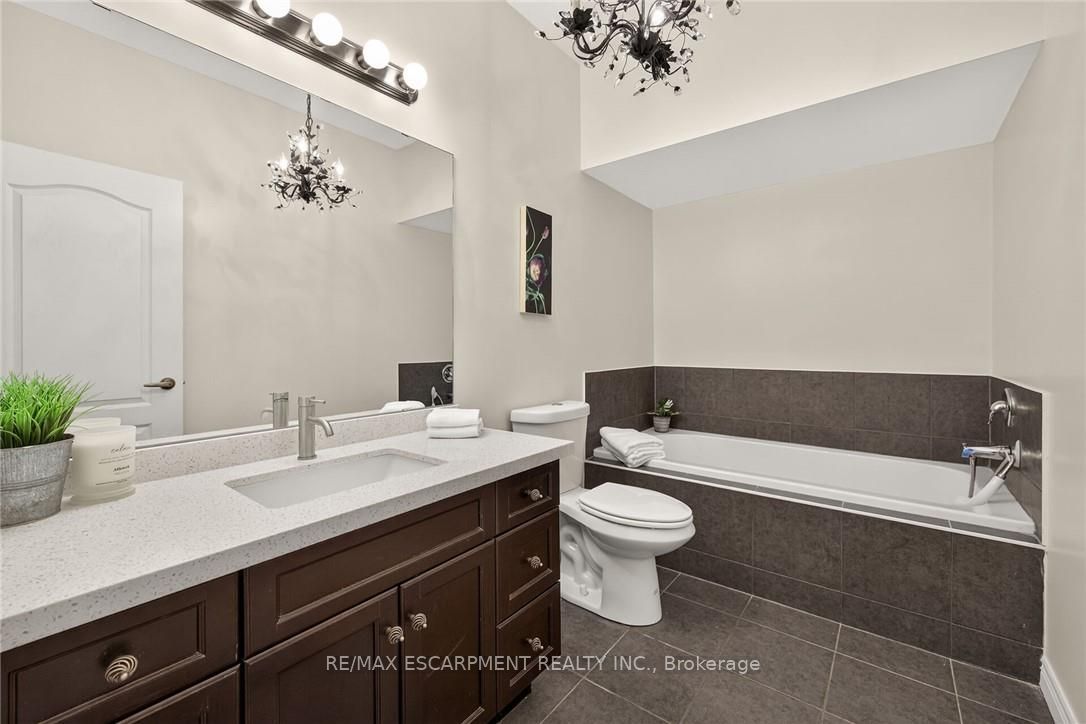 14 Ecker Lane Property Photo 23