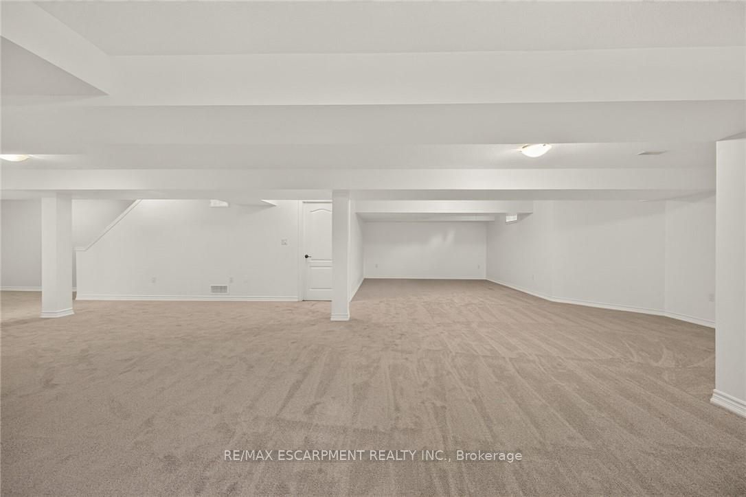 14 Ecker Lane Property Photo 32