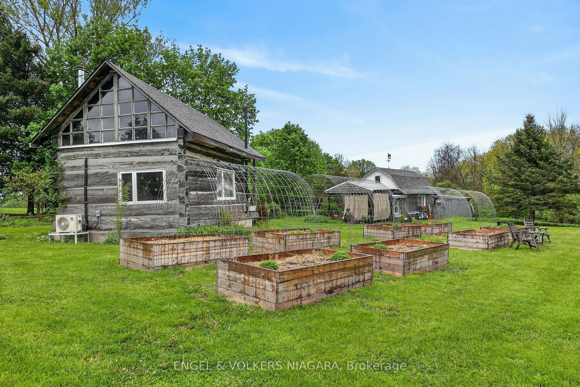 40751 Londesboro Road Property Photo 6