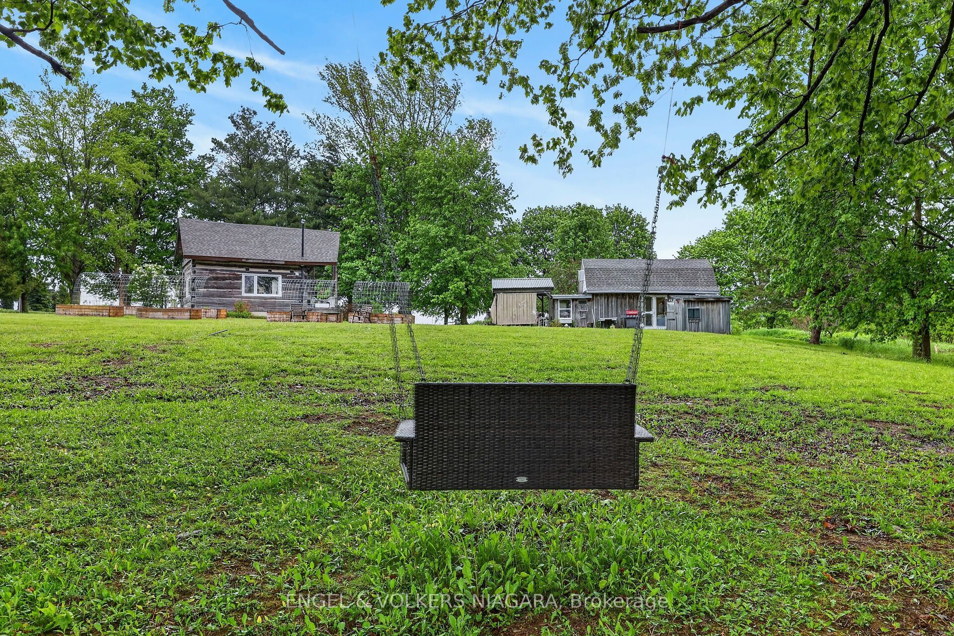 40751 Londesboro Road Property Photo 8