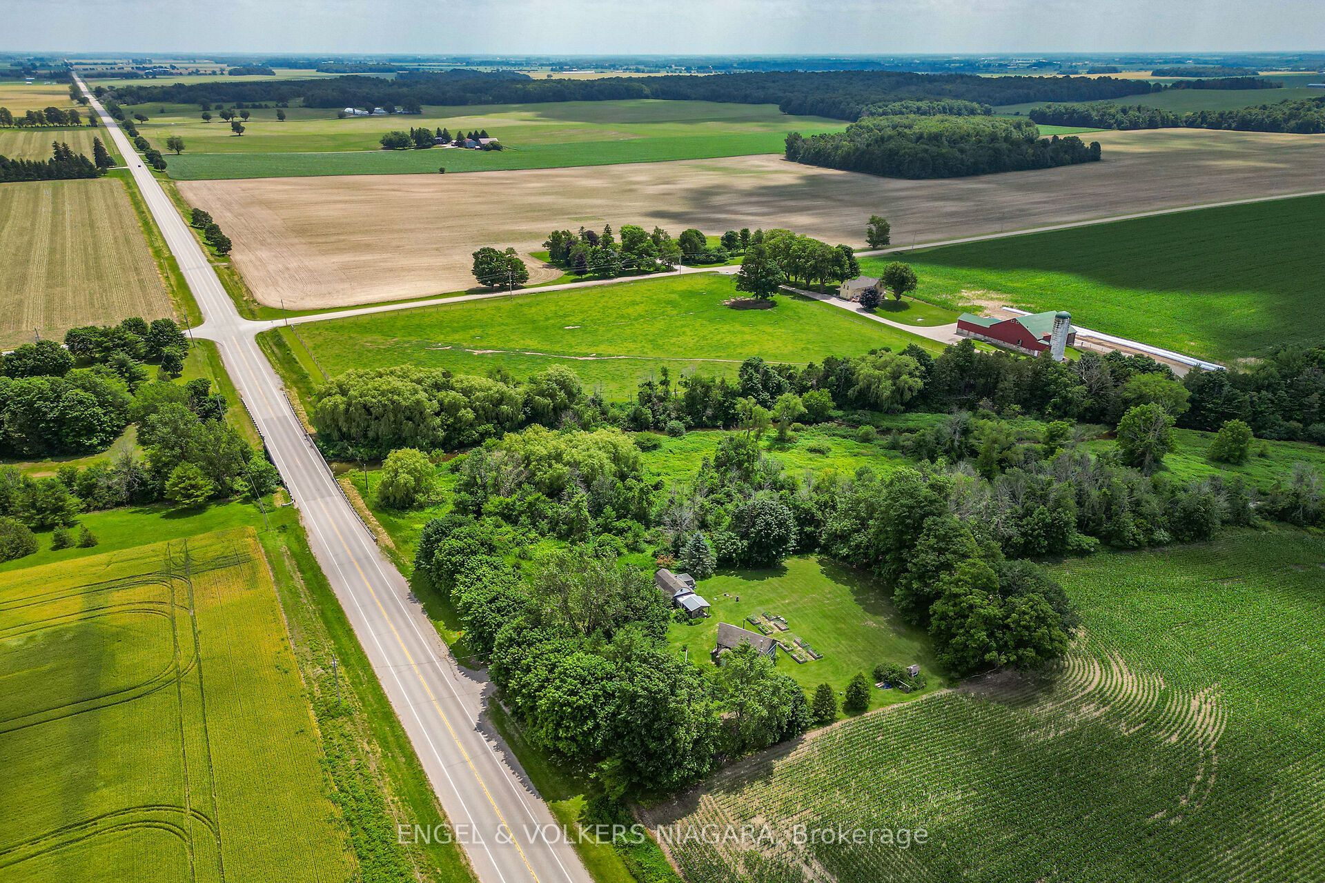 40751 Londesboro Road Property Photo 40
